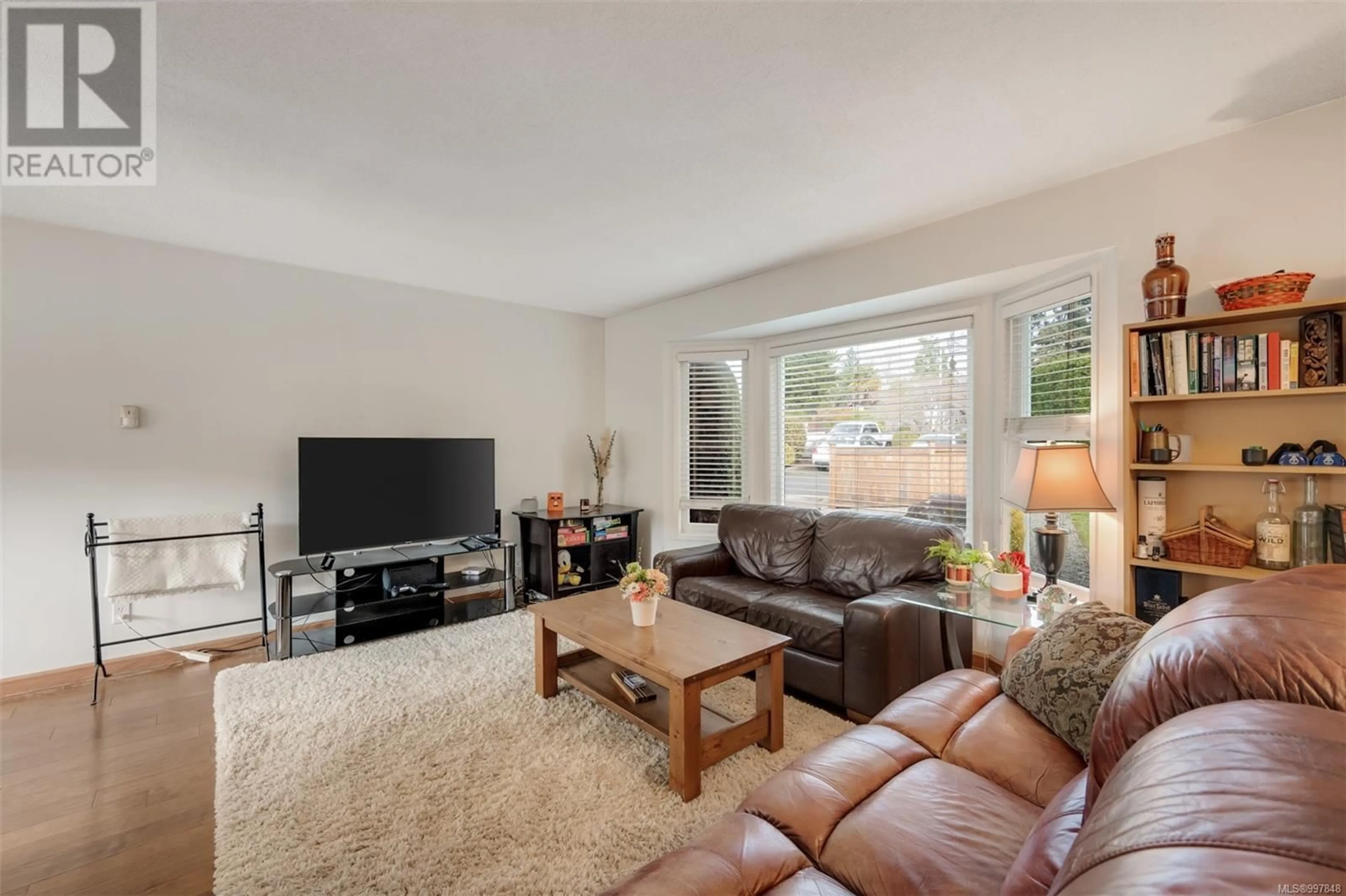 Living room with furniture, unknown for 1235 ASTRA PLACE, Saanich British Columbia V8P5N5