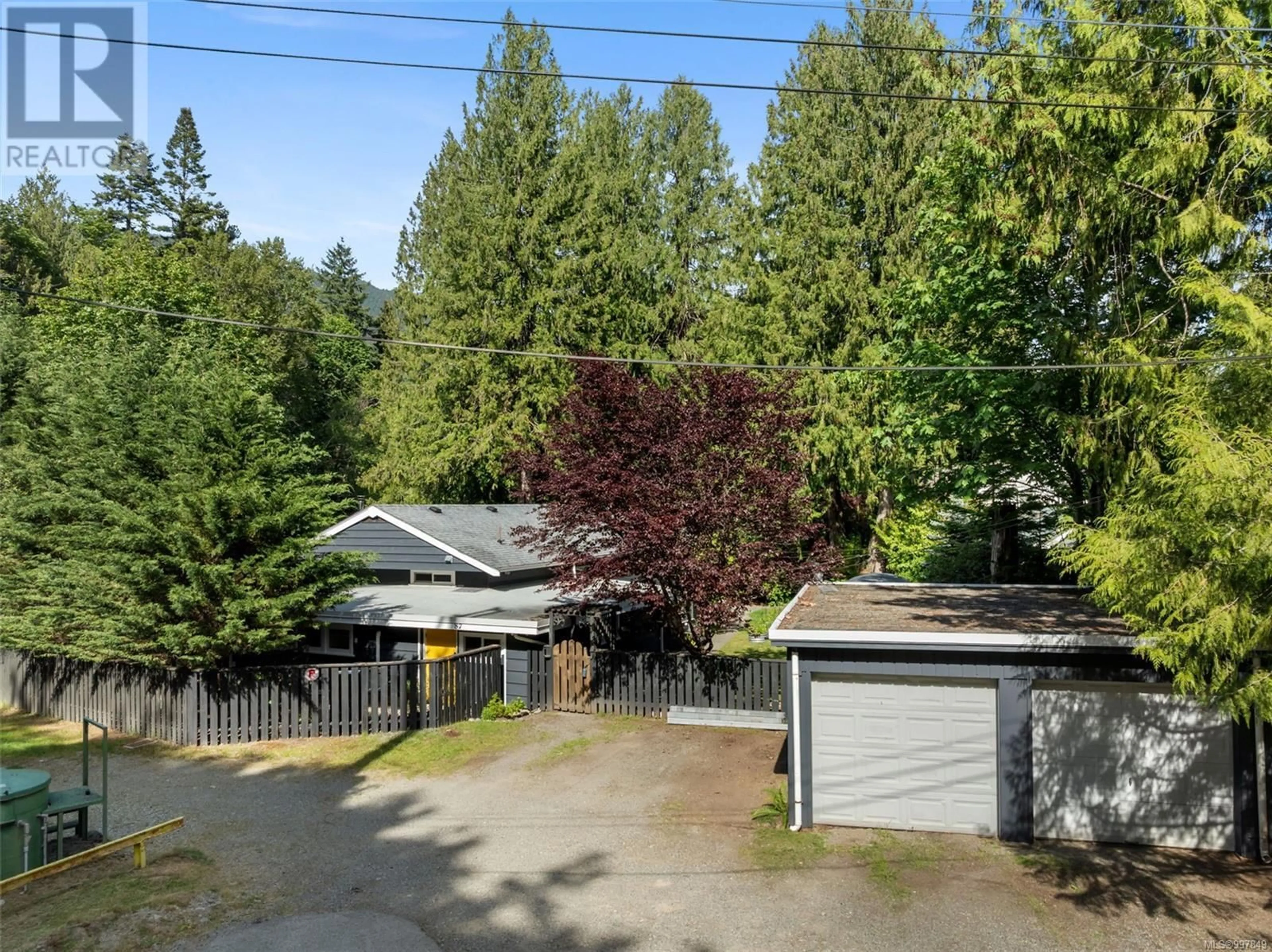 A pic from outside/outdoor area/front of a property/back of a property/a pic from drone, unknown for 87 NELSON ROAD, Lake Cowichan British Columbia V0R2G0