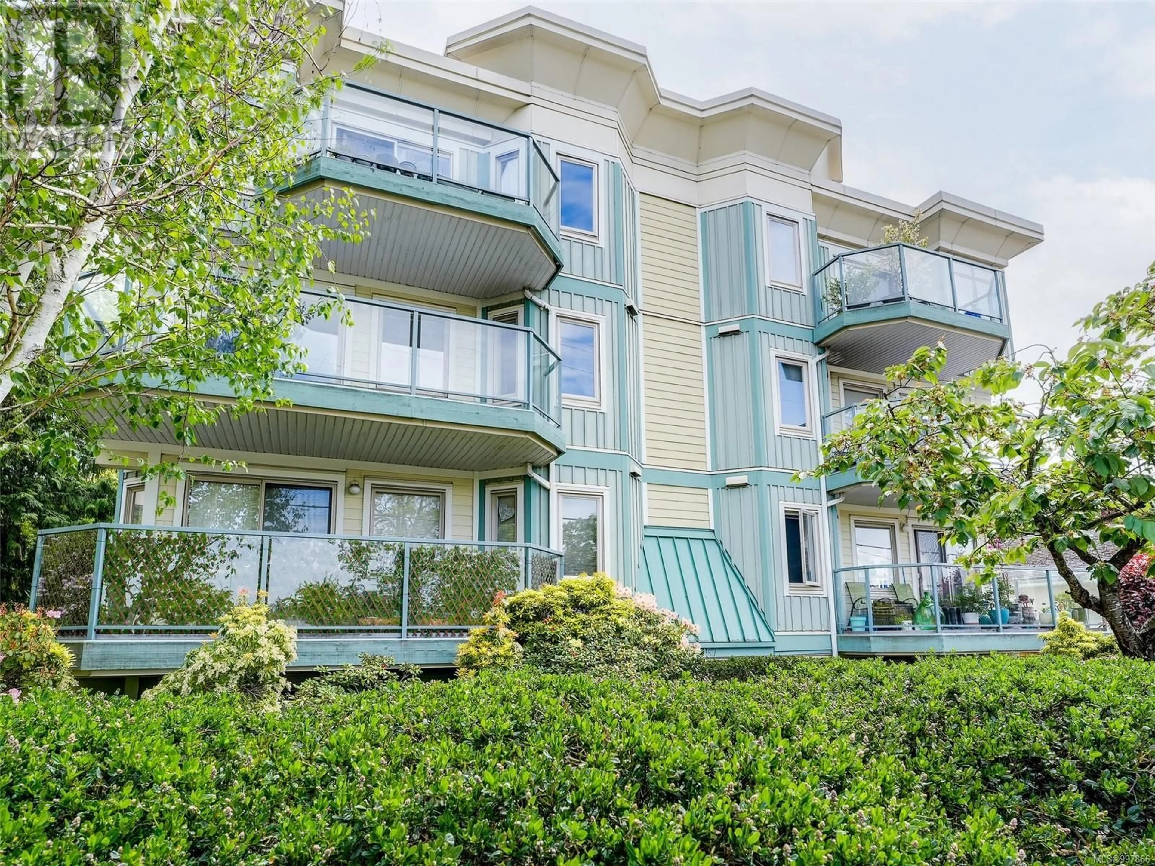 Unknown for 301 - 3157 TILLICUM ROAD, Saanich British Columbia V9A2B4