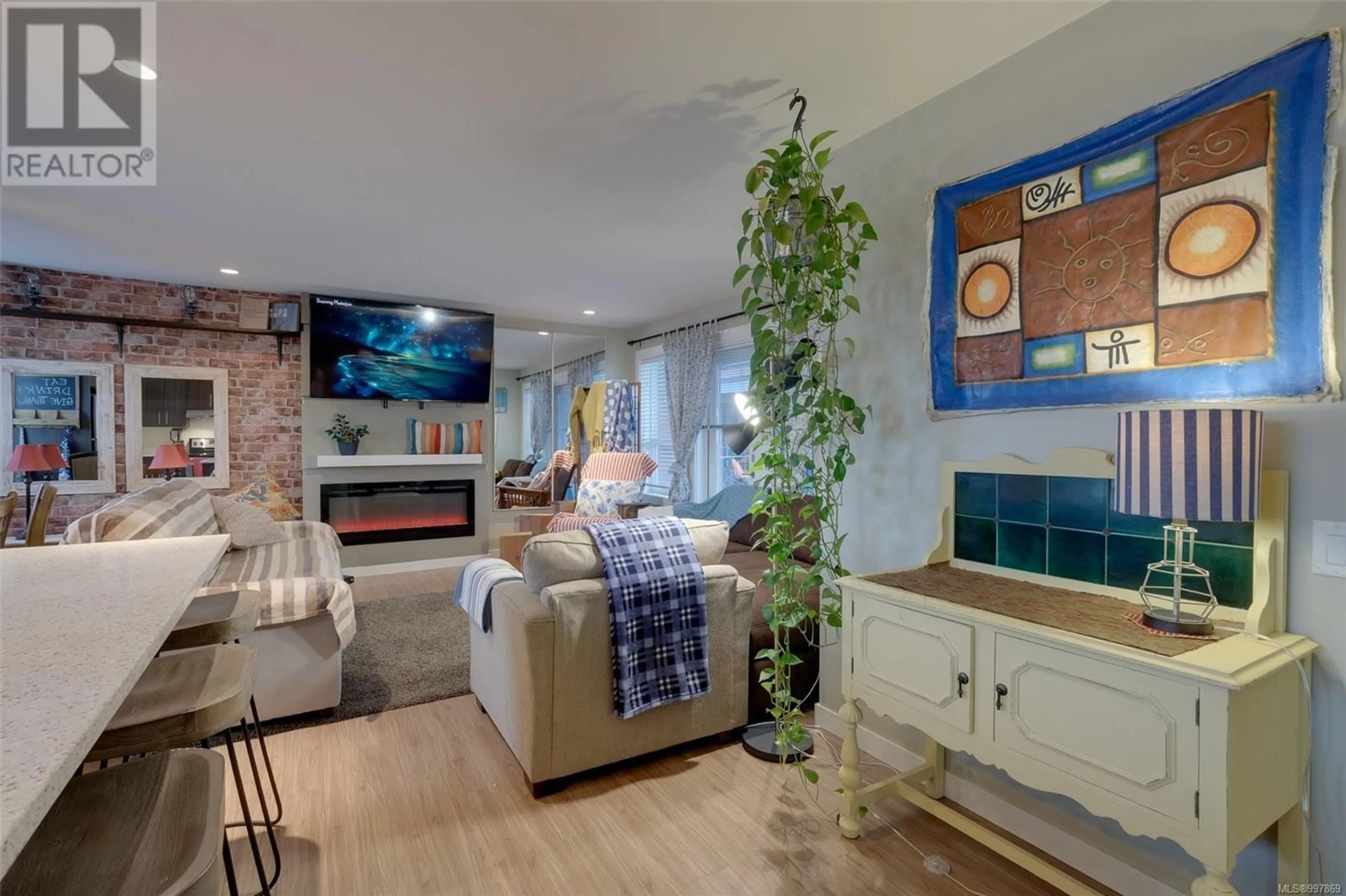 Living room with furniture, unknown for 108 - 912 JENKINS AVENUE, Langford British Columbia V9B2N7