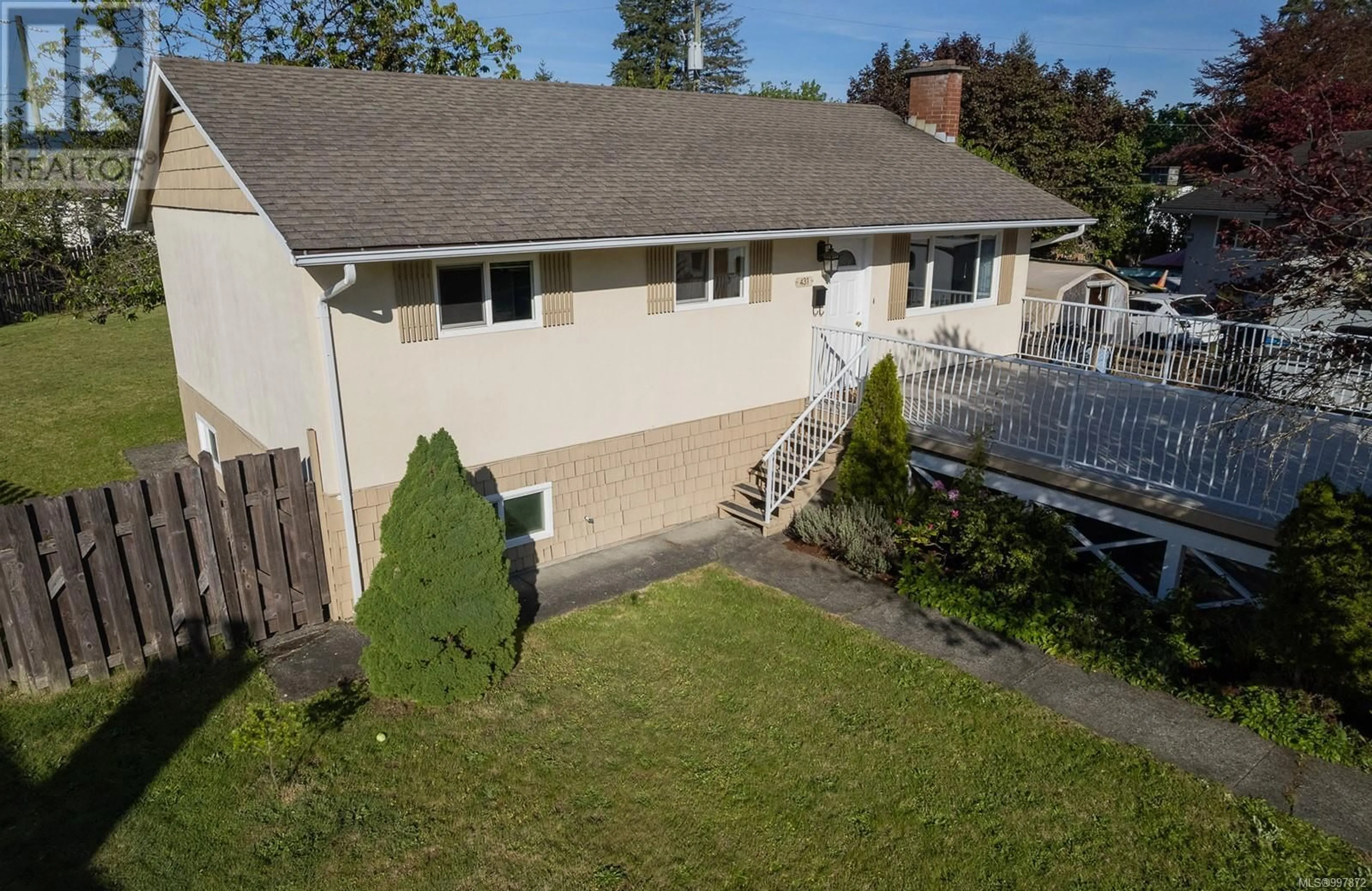 A pic from outside/outdoor area/front of a property/back of a property/a pic from drone, street for 431 PINE AVENUE, Duncan British Columbia V9L1Z3