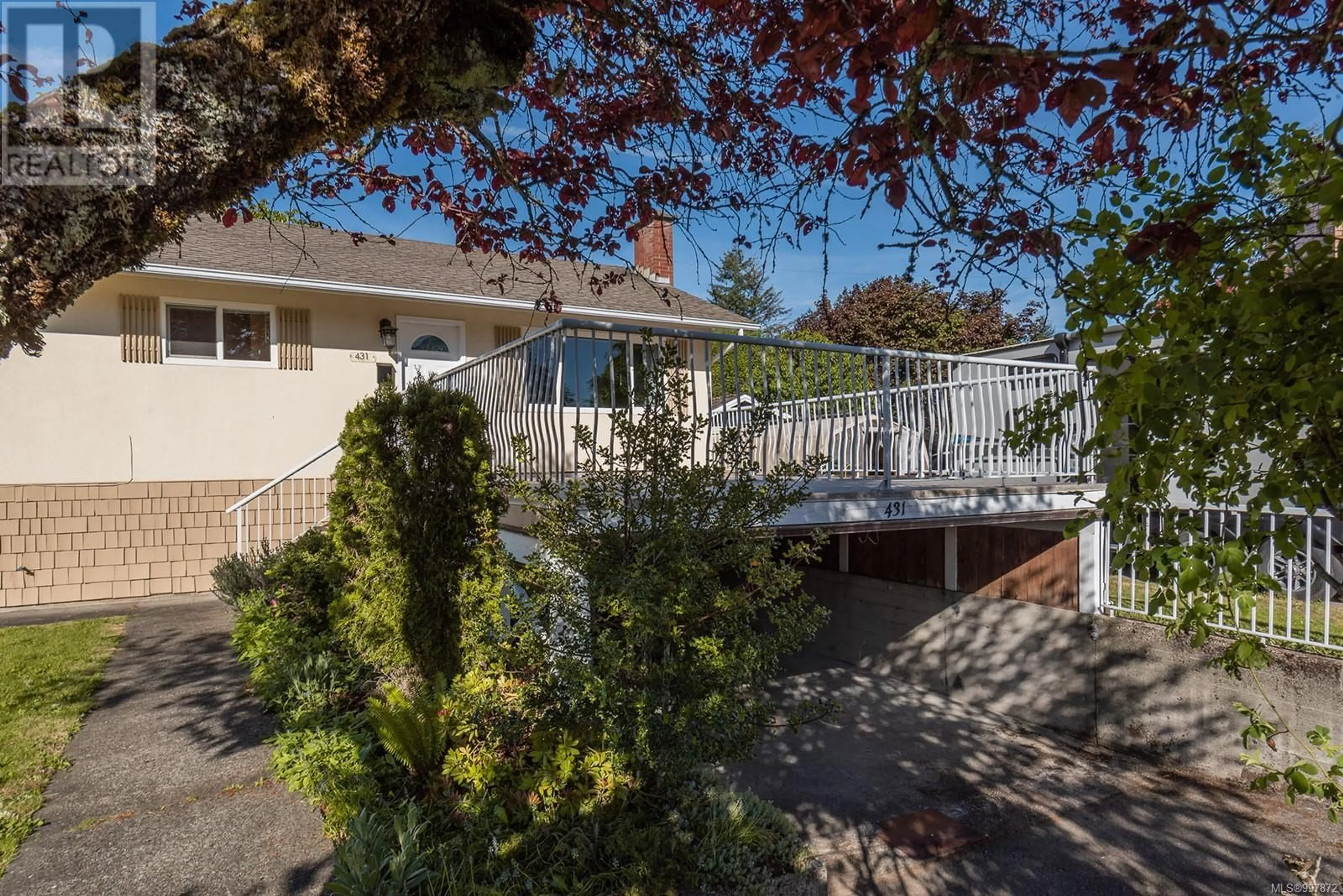 A pic from outside/outdoor area/front of a property/back of a property/a pic from drone, street for 431 PINE AVENUE, Duncan British Columbia V9L1Z3