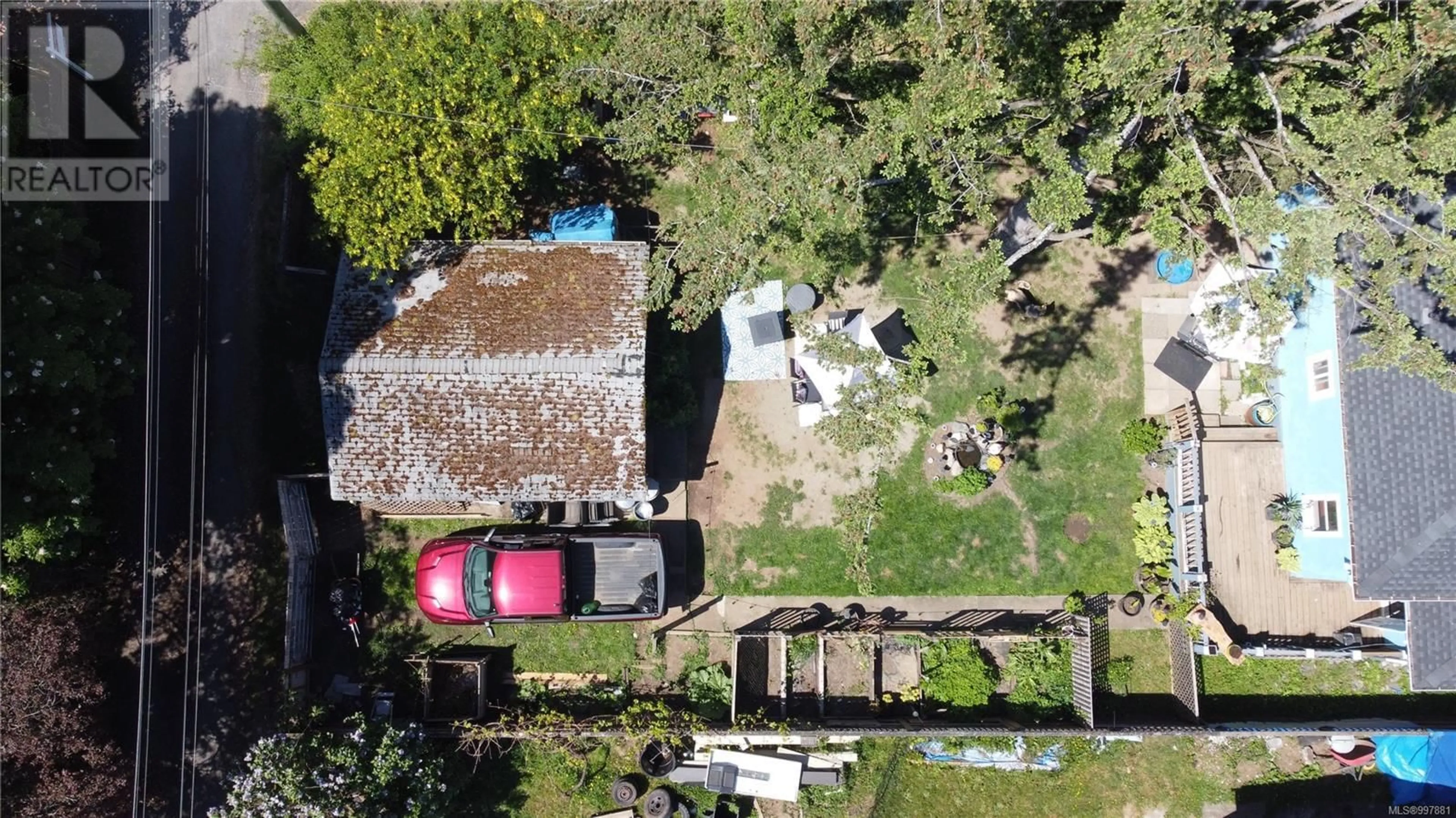 A pic from outside/outdoor area/front of a property/back of a property/a pic from drone, street for 15 ALBION STREET, Nanaimo British Columbia V9R1R4