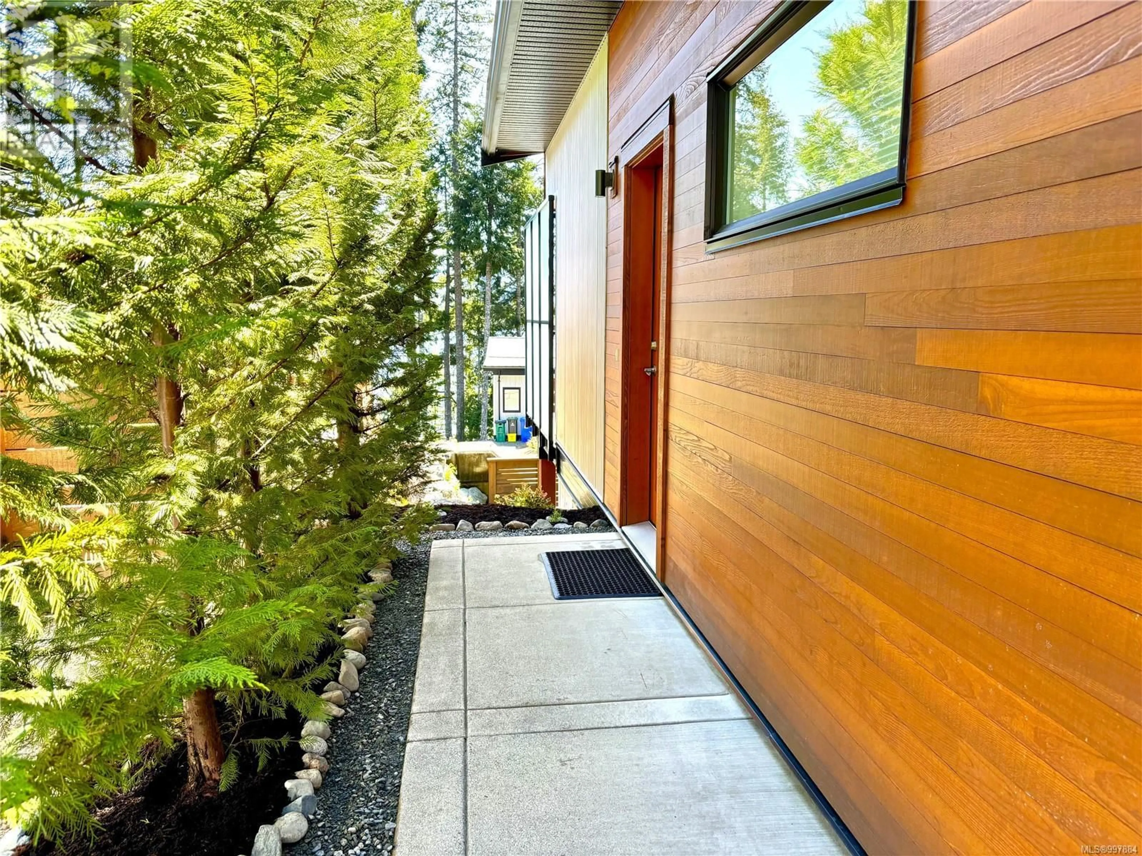 Indoor entryway for 7420 COTTAGE WAY, Lake Cowichan British Columbia V0R2G1