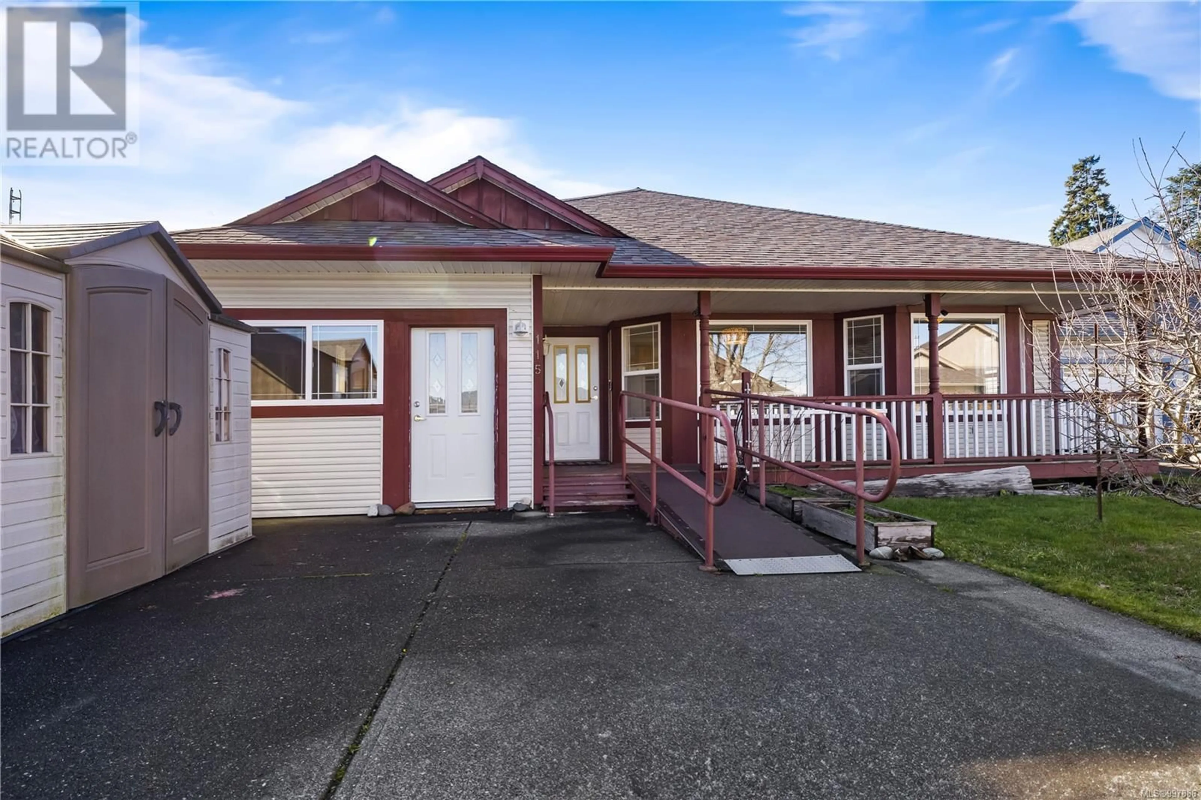 Home with vinyl exterior material, street for 115 - 202 31ST STREET, Courtenay British Columbia V9N9E2