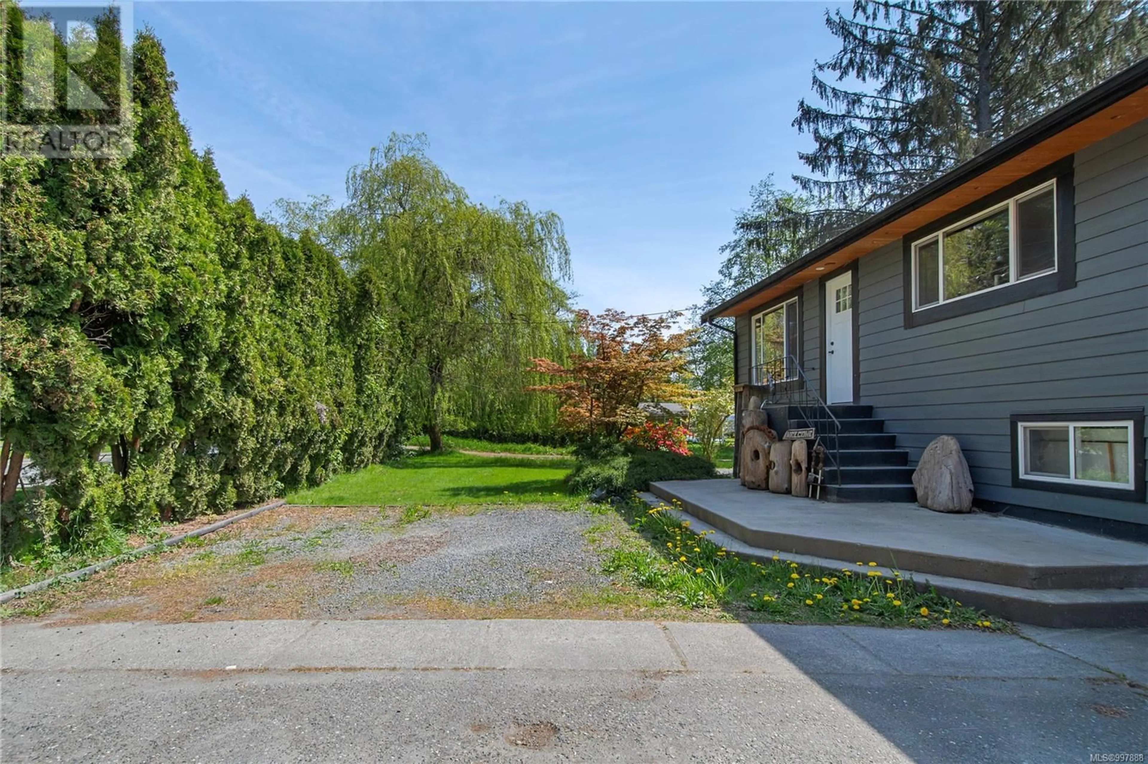 Unknown for 2307 CAMPBELL RIVER ROAD, Campbell River British Columbia V9W4N9