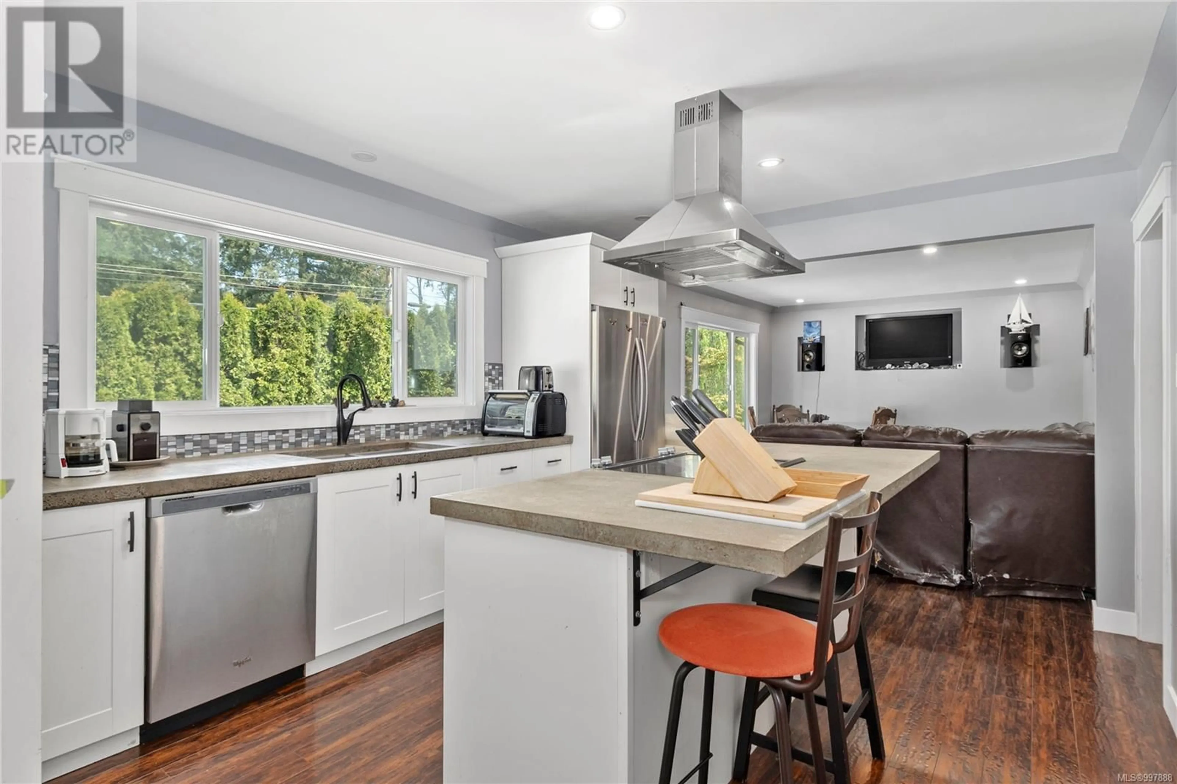 Open concept kitchen, unknown for 2307 CAMPBELL RIVER ROAD, Campbell River British Columbia V9W4N9