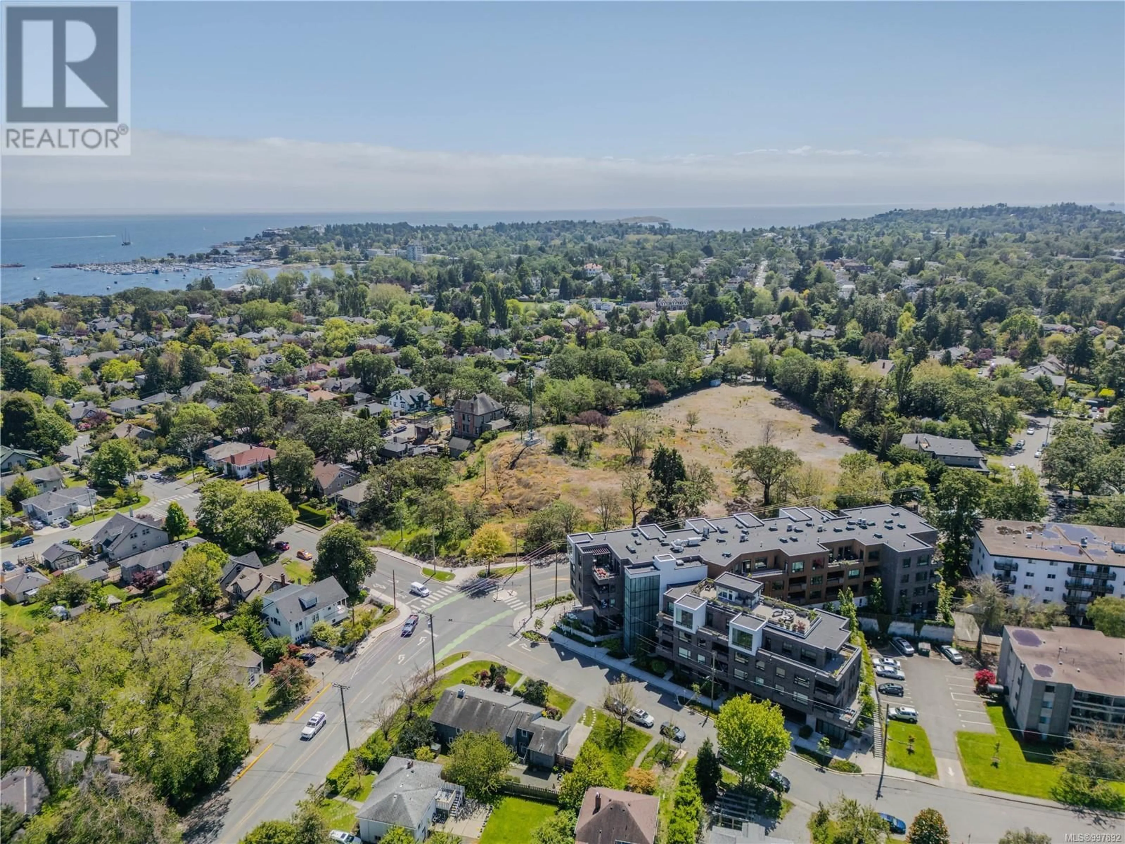 A pic from outside/outdoor area/front of a property/back of a property/a pic from drone, water/lake/river/ocean view for 407 - 2285 BOWKER AVENUE, Oak Bay British Columbia V8R2E2