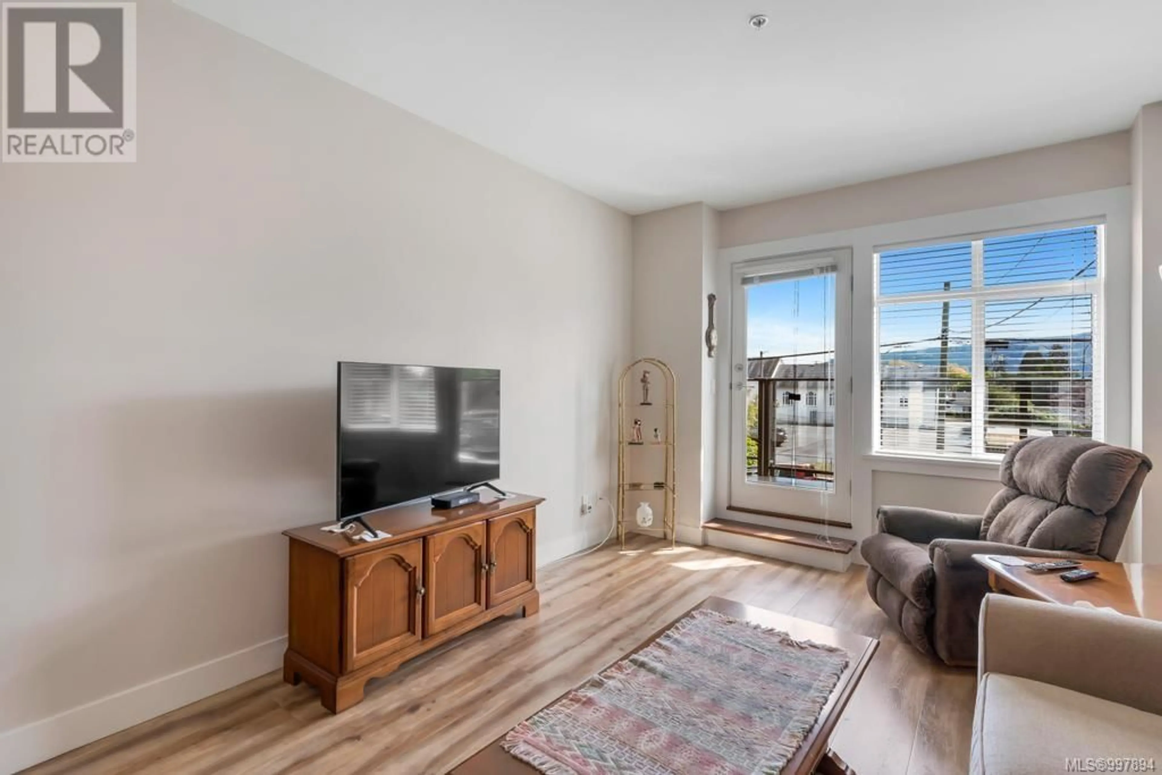 Living room with furniture, unknown for 207 - 5822 GARDEN STREET, Duncan British Columbia V9L3V3