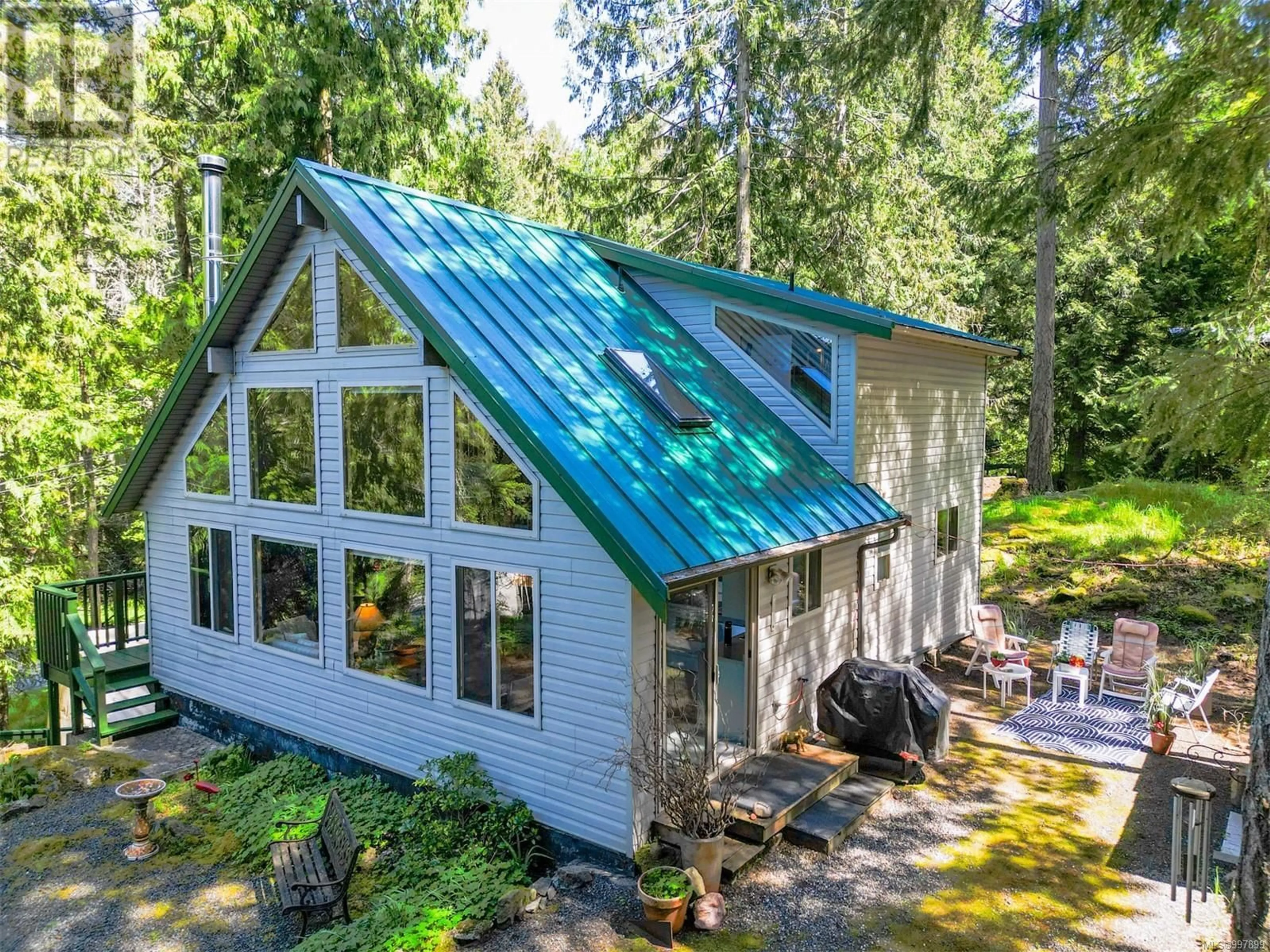 A pic from outside/outdoor area/front of a property/back of a property/a pic from drone, unknown for 2609 DORY WAY, Pender Island British Columbia V0N2M2
