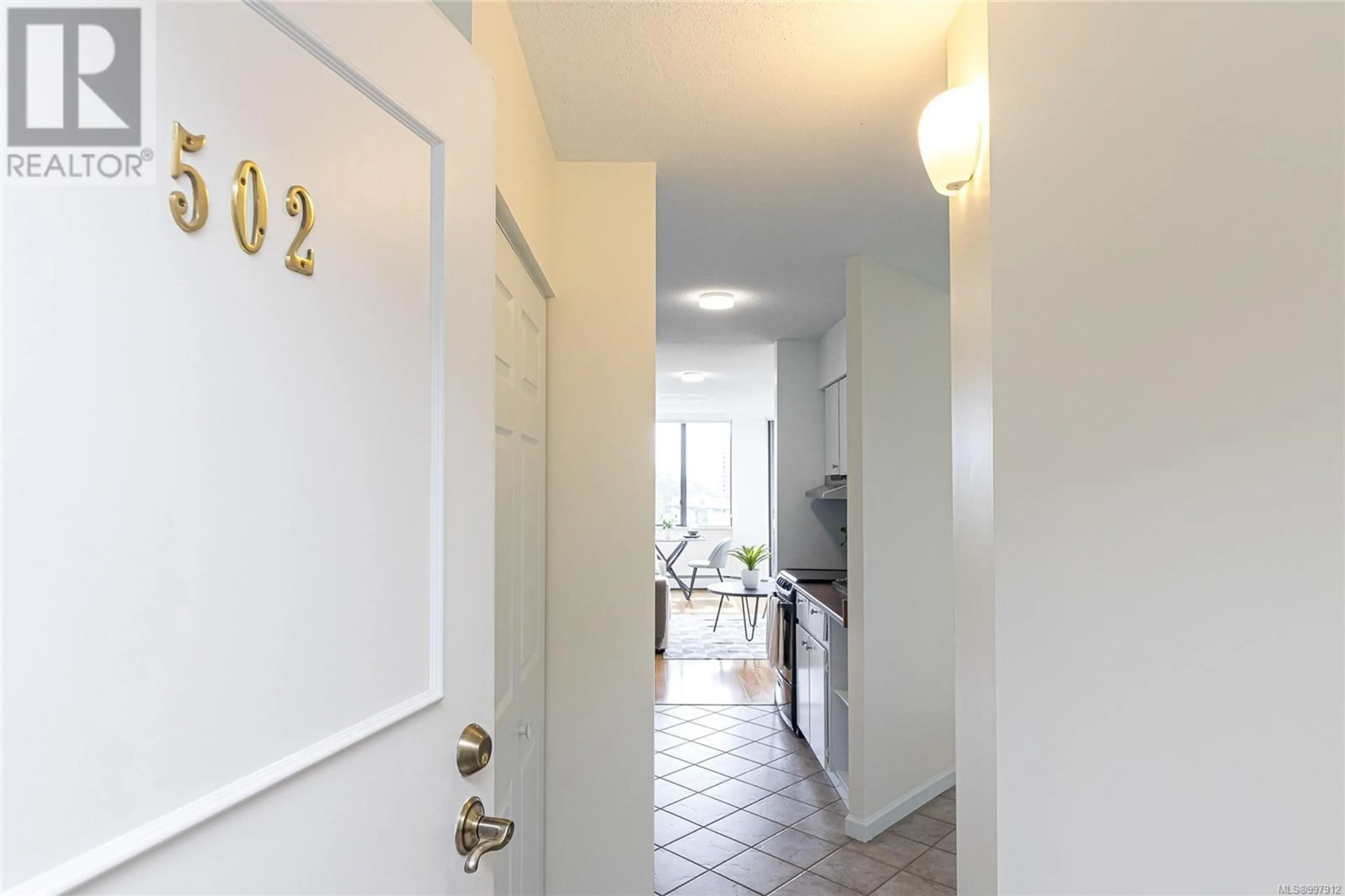 Indoor entryway for 502 - 620 TORONTO STREET, Victoria British Columbia V8V1P7