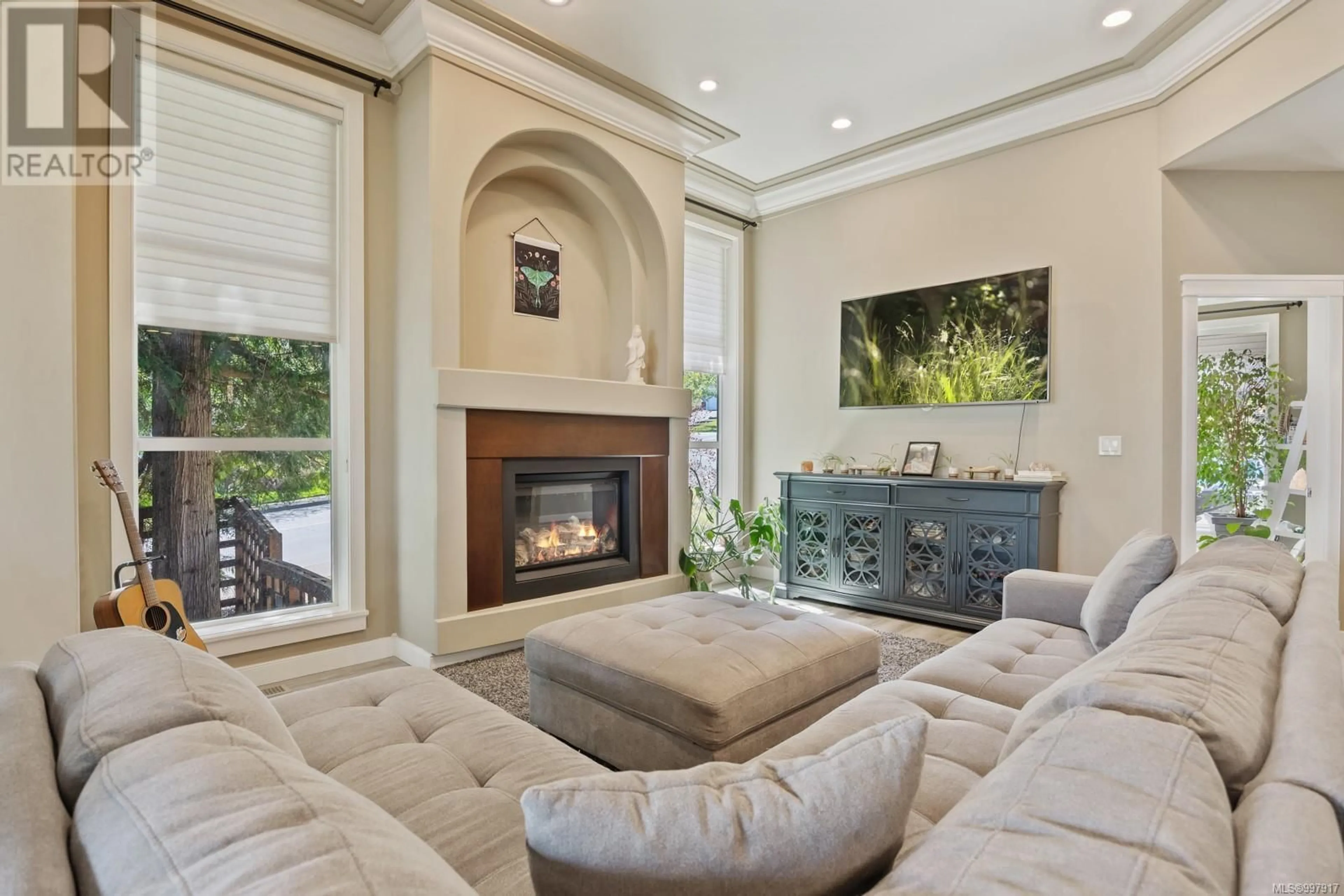 Living room with furniture, ceramic/tile floor for 3101 KLANAWA CRESCENT, Courtenay British Columbia V9N3Z9