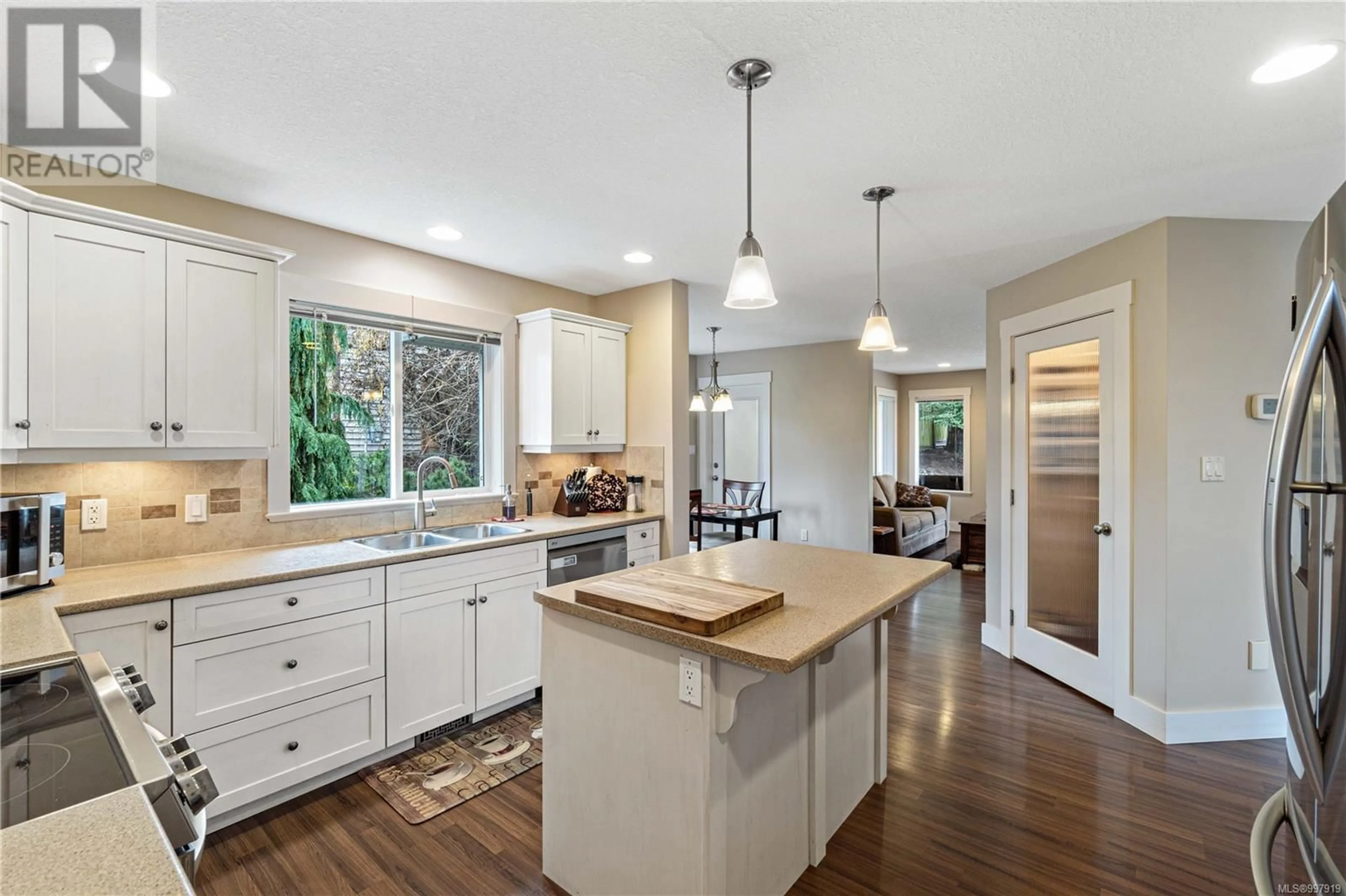 Open concept kitchen, unknown for 1121 BEECHWOOD DRIVE, Nanaimo British Columbia V9R7E2