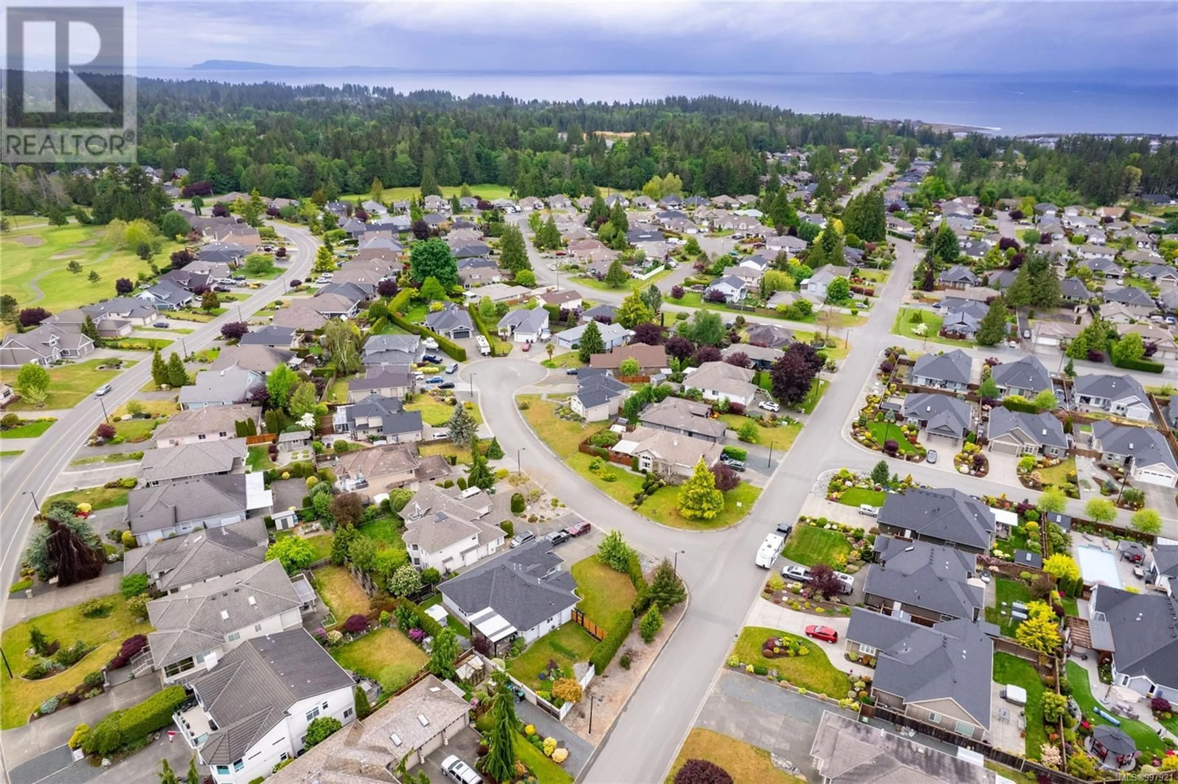 A pic from outside/outdoor area/front of a property/back of a property/a pic from drone, street for 1084 AERY VIEW WAY, Parksville British Columbia V9P2N9