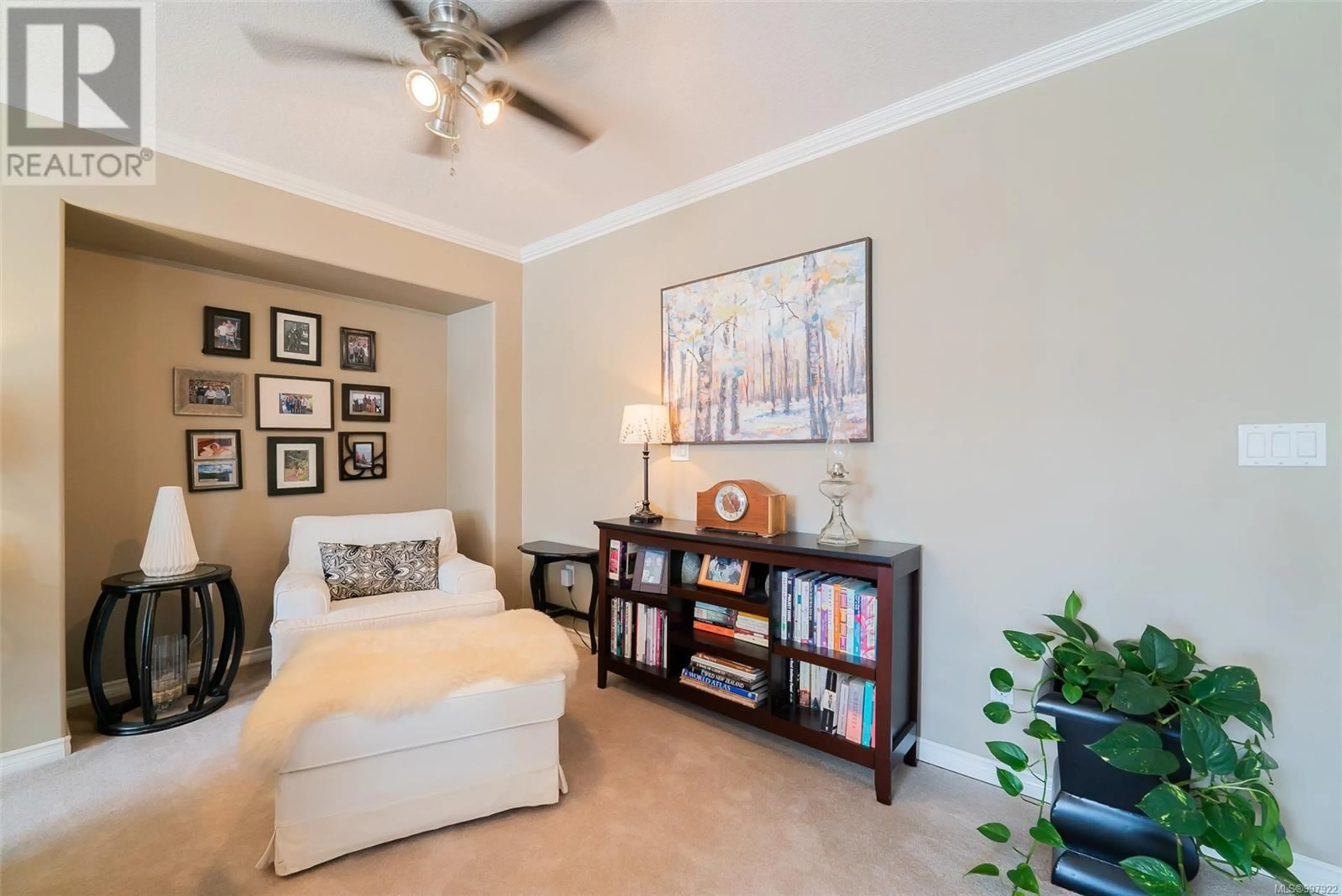 Living room with furniture, unknown for 5320 KENWILL DRIVE, Nanaimo British Columbia V9T5Z8