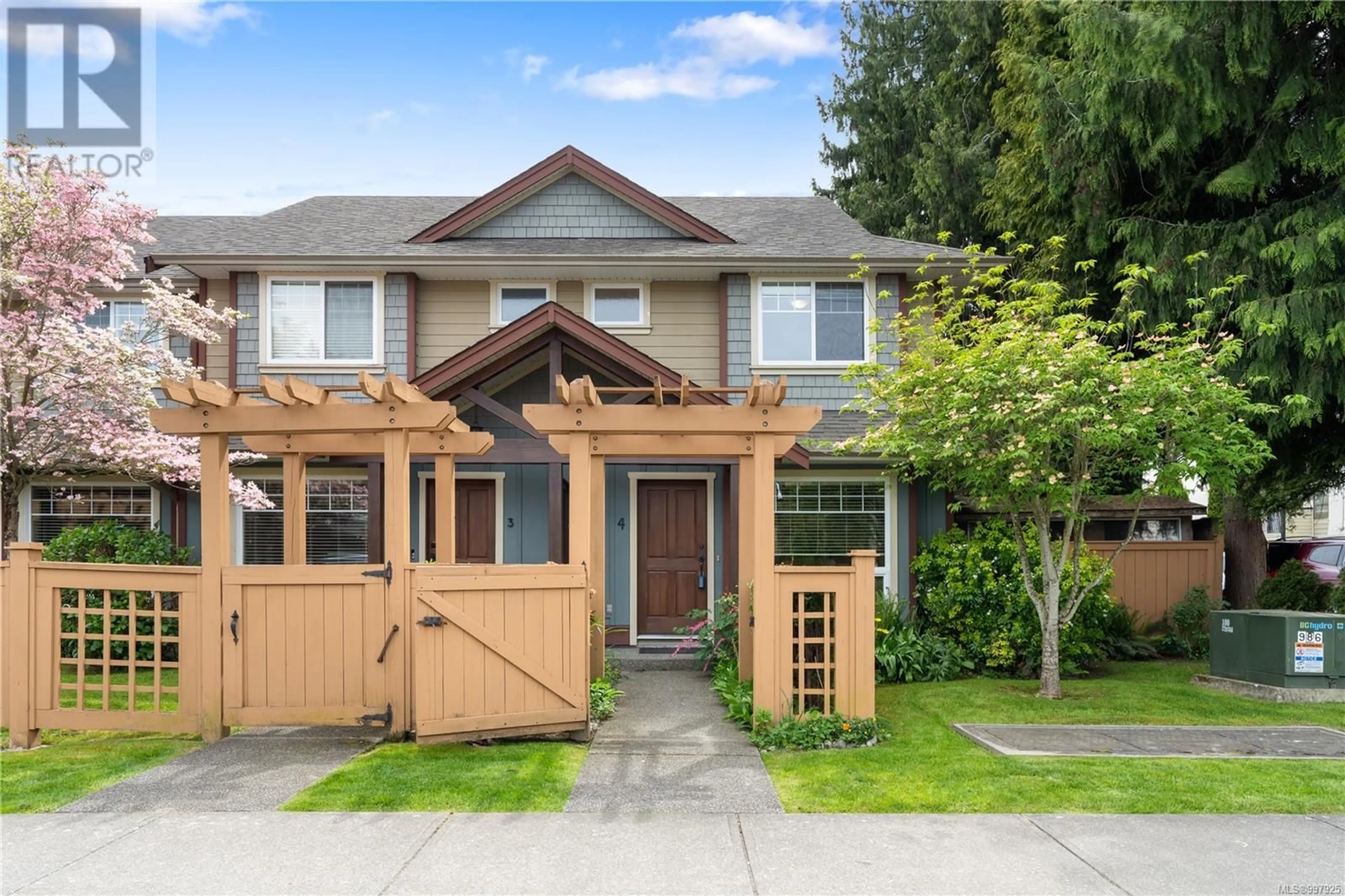 Home with vinyl exterior material, street for 4 - 2528 ALEXANDER STREET, Duncan British Columbia V9L2W9