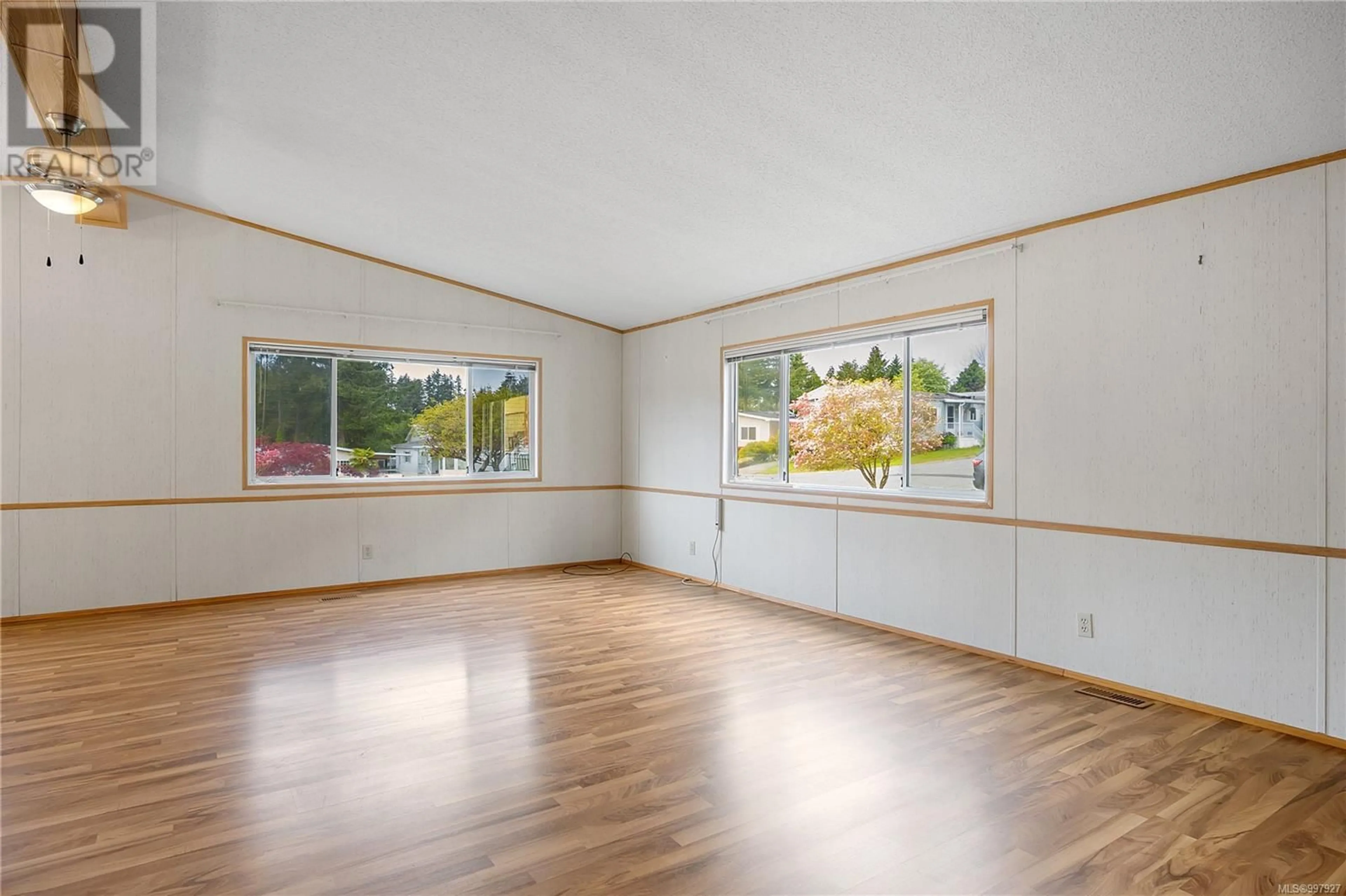 A pic of a room for 22 - 2501 LABIEUX ROAD, Nanaimo British Columbia V9T5X3