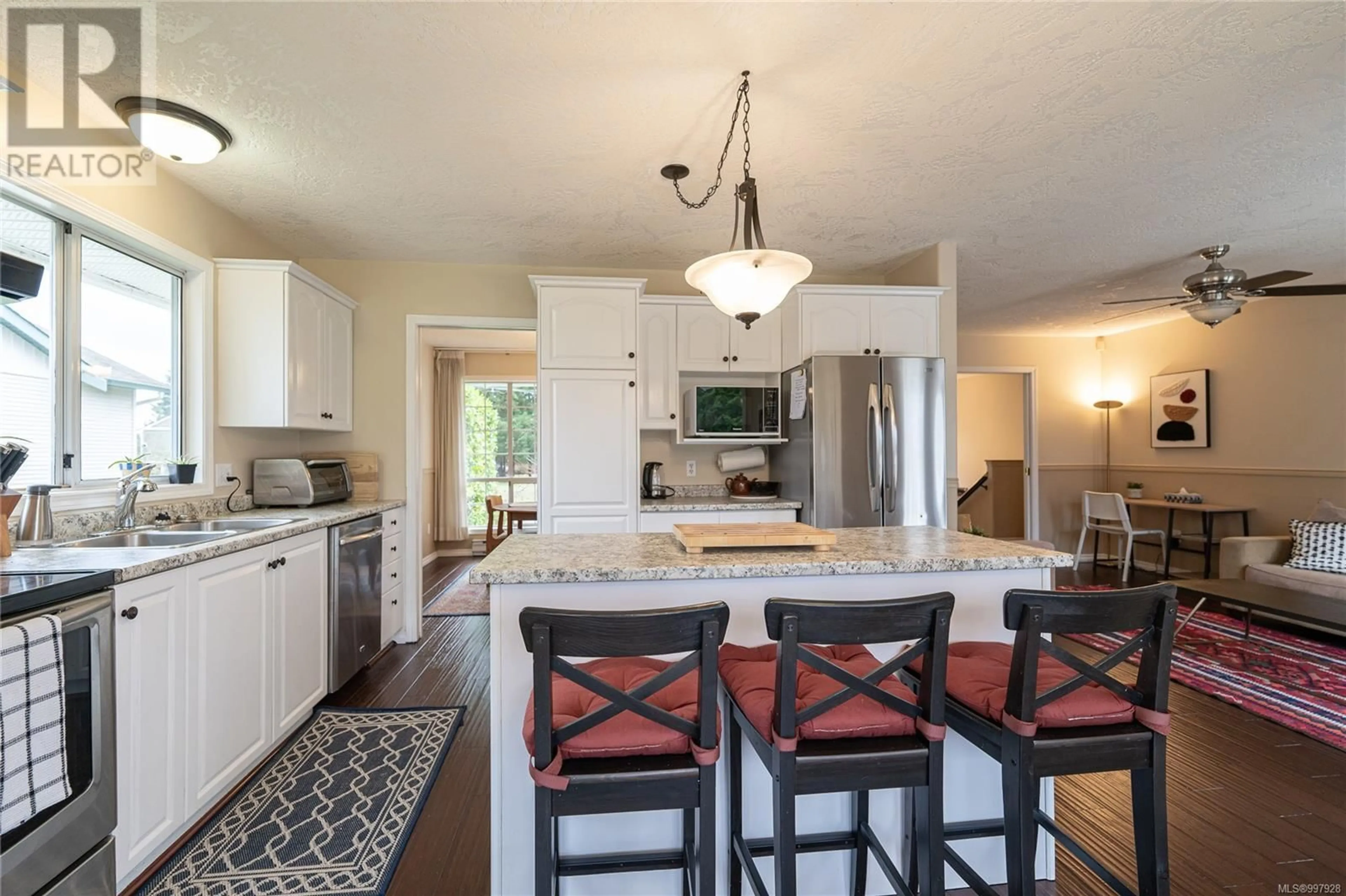 Open concept kitchen, ceramic/tile floor for 2107 AMETHYST WAY, Sooke British Columbia V9Z0M2