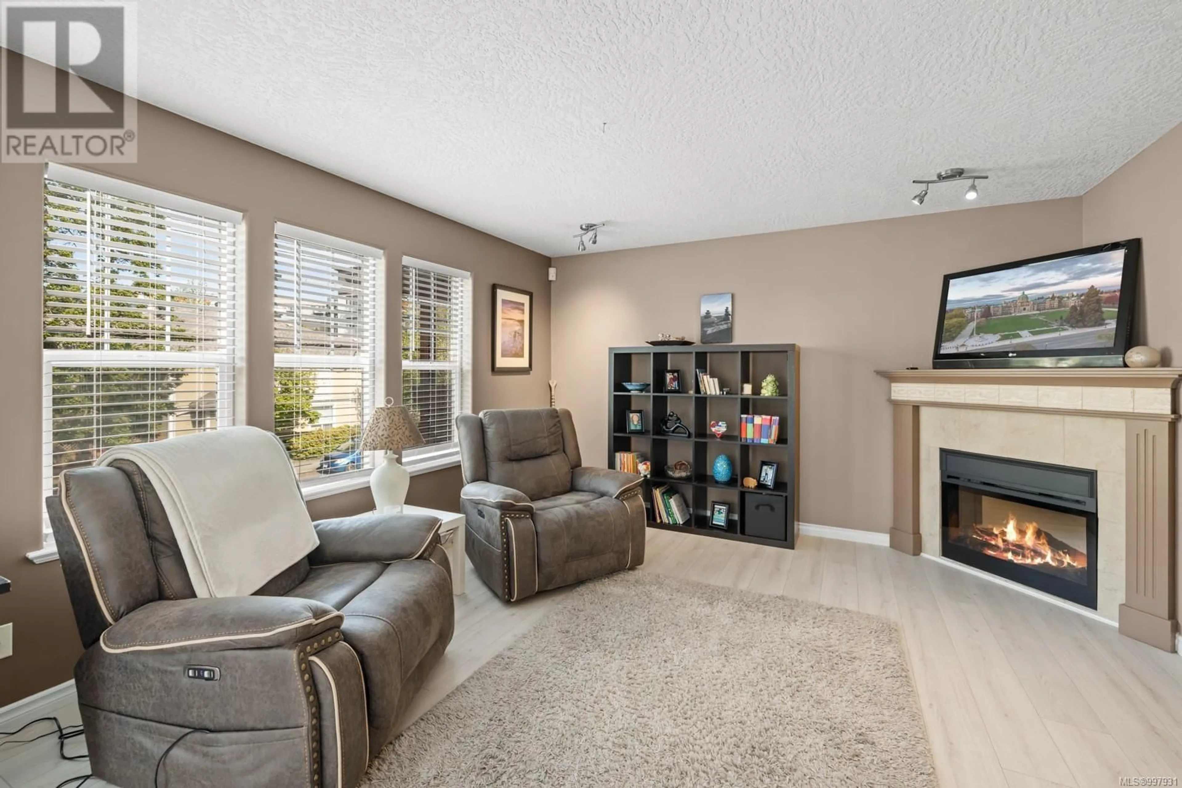 Living room with furniture, unknown for 19 - 2711 JACKLIN ROAD, Langford British Columbia V9B3X7