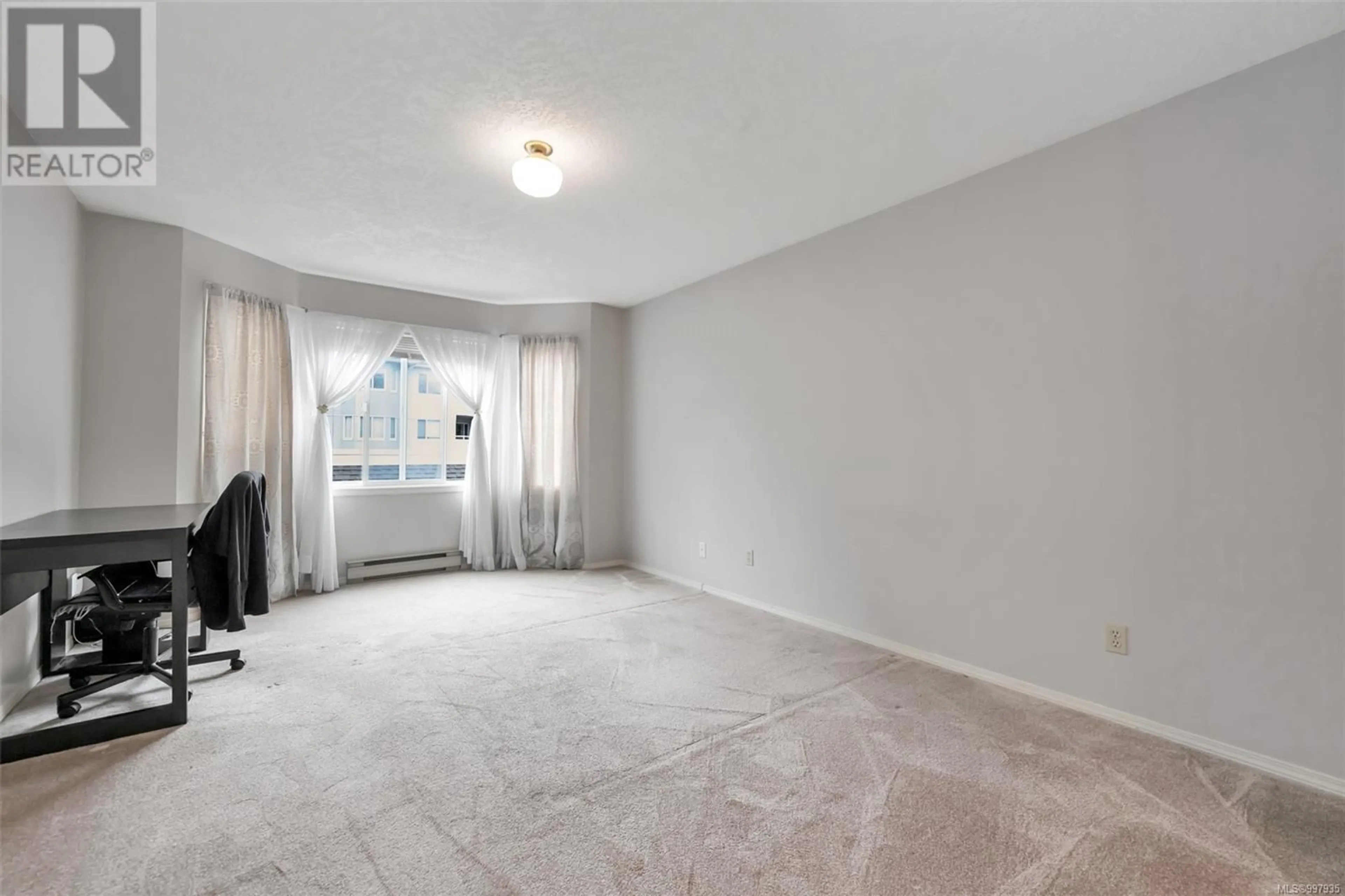 A pic of a room for 211 - 3921 SHELBOURNE STREET, Saanich British Columbia V8P4H9