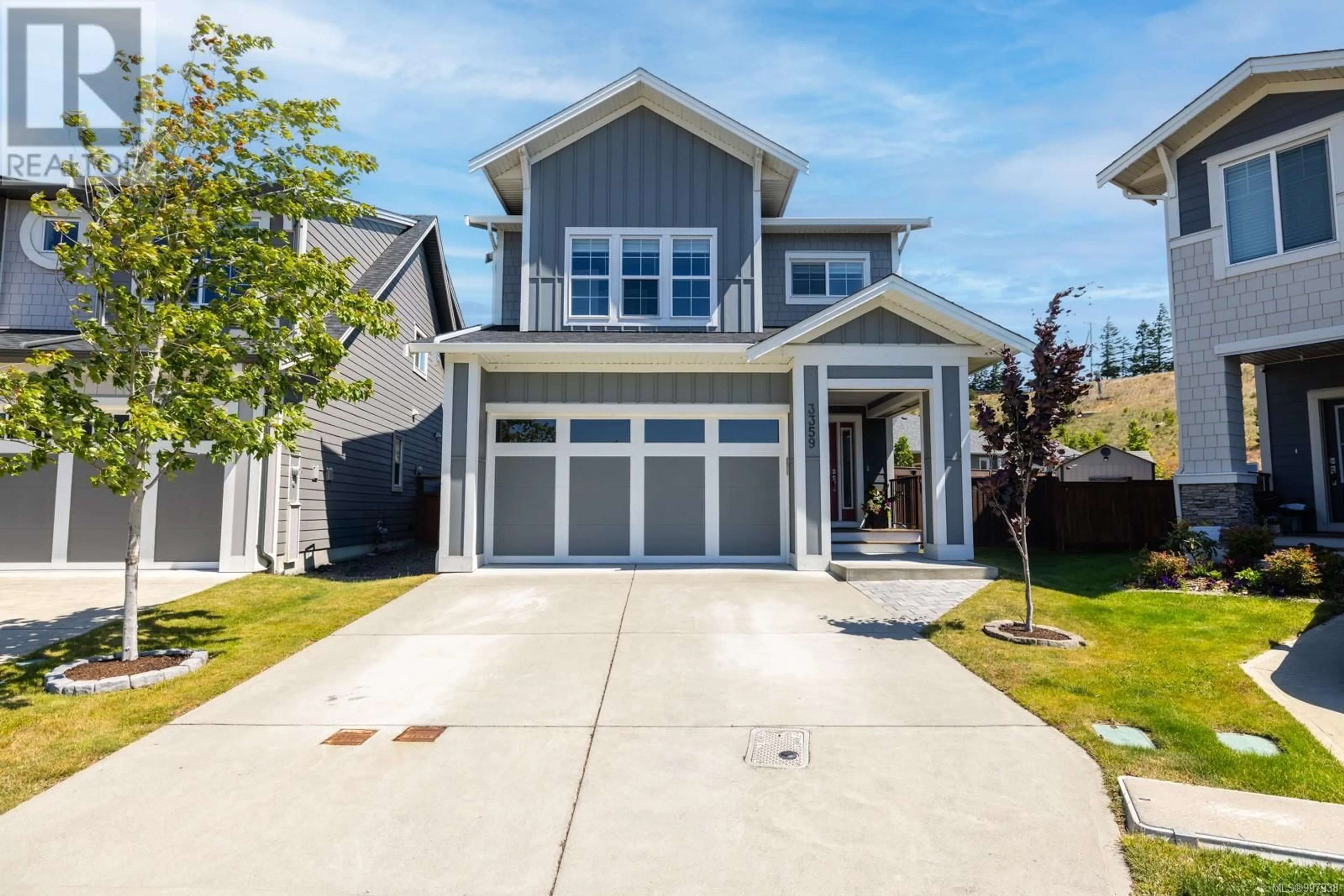 Home with vinyl exterior material, street for 3359 CURLEW STREET, Colwood British Columbia V9C0P3