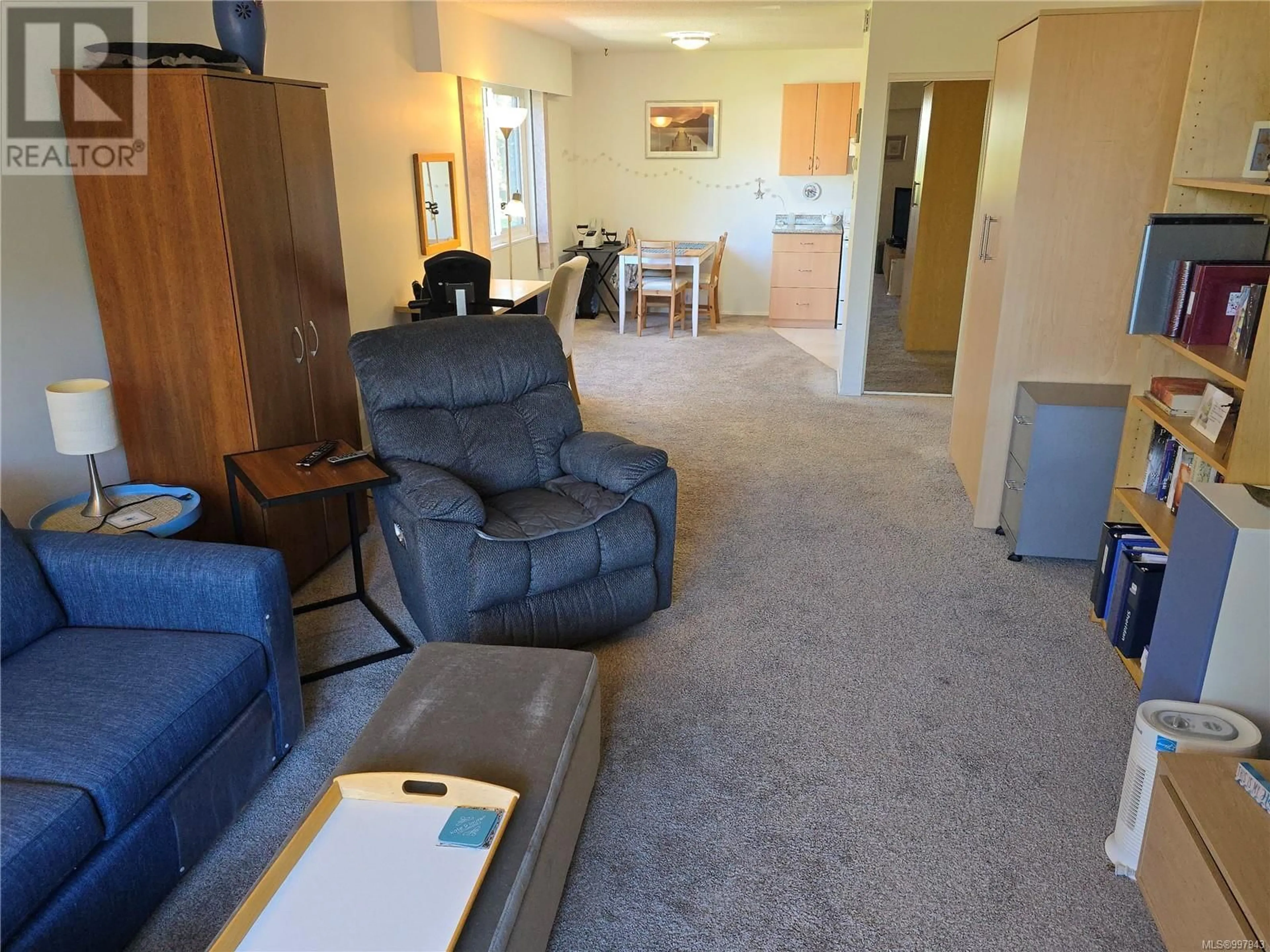 Living room with furniture, unknown for 304 - 1325 HARRISON STREET, Victoria British Columbia V8S3R9