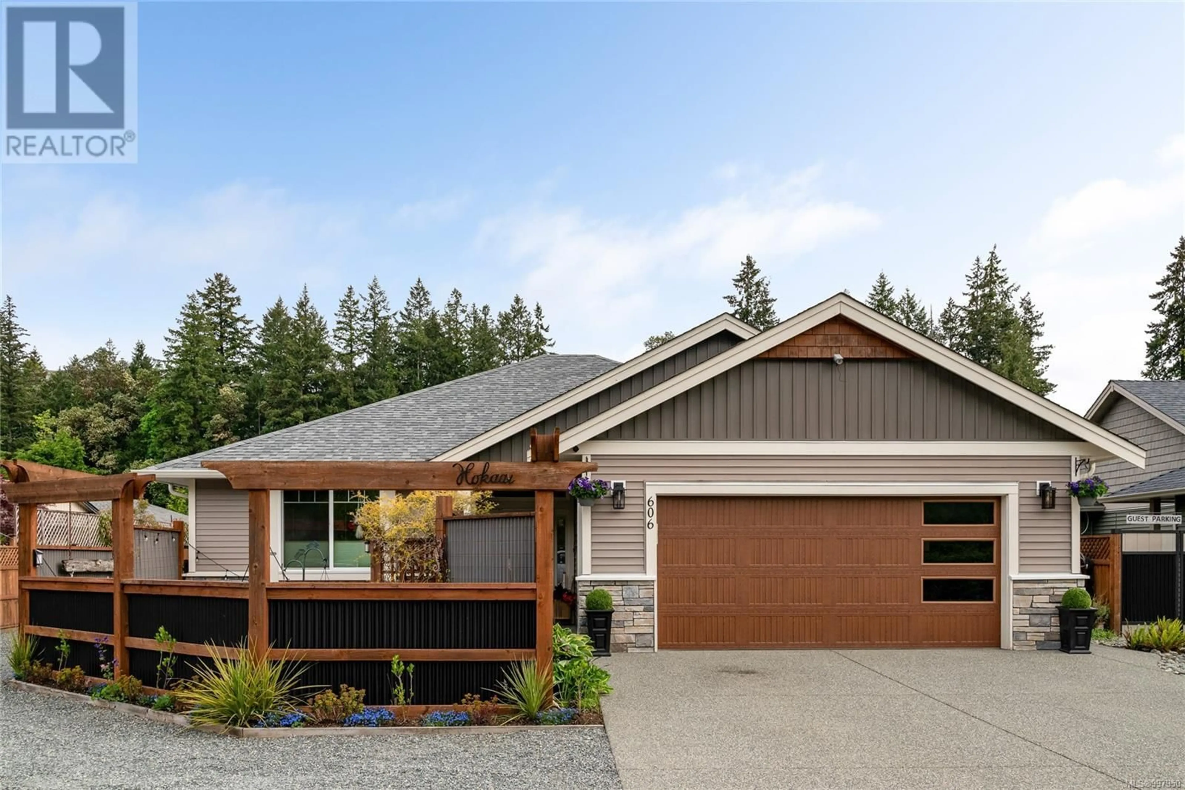 Home with vinyl exterior material, street for 606 NOTTINGHAM DRIVE, Nanaimo British Columbia V9T0C3
