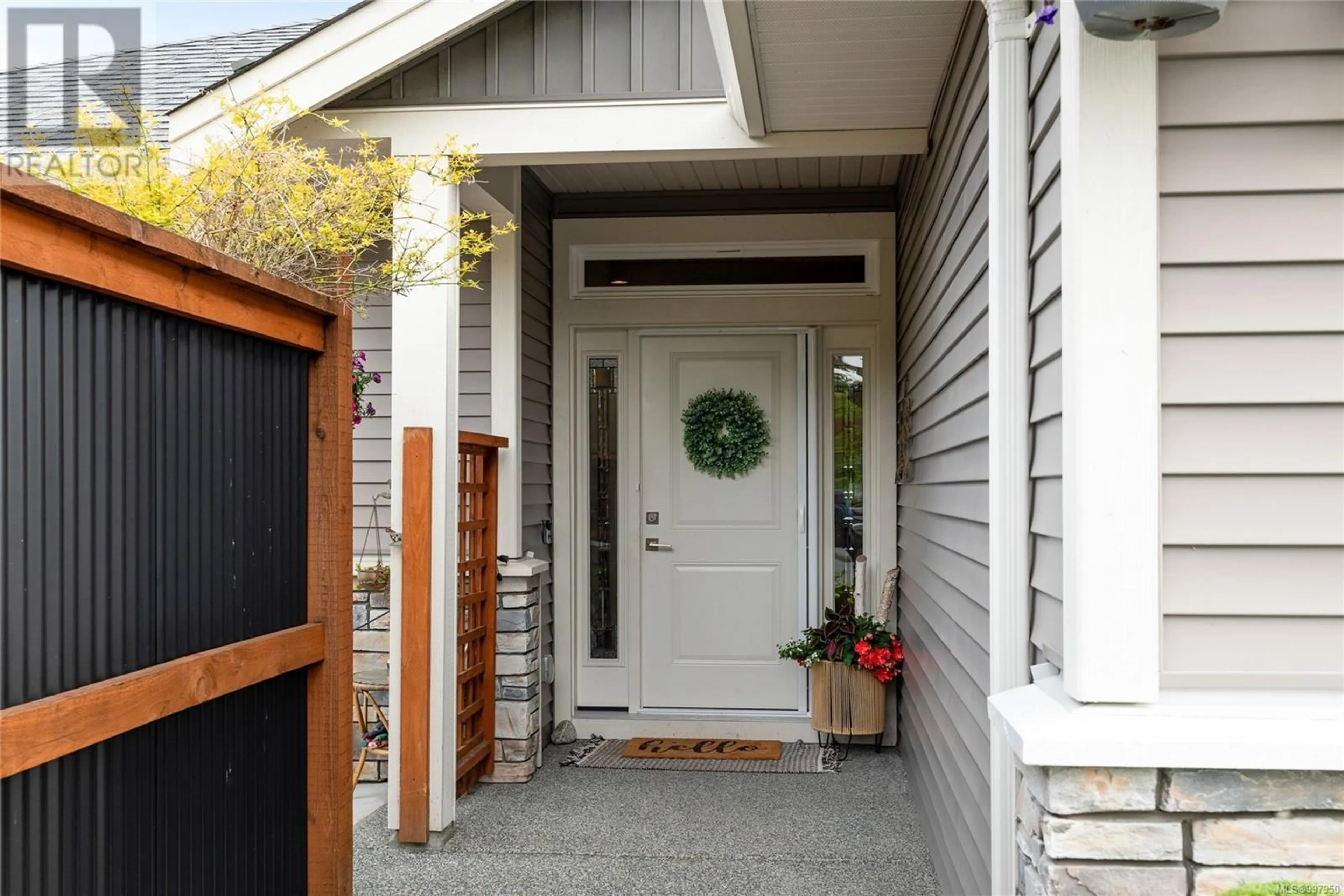 Indoor entryway for 606 NOTTINGHAM DRIVE, Nanaimo British Columbia V9T0C3