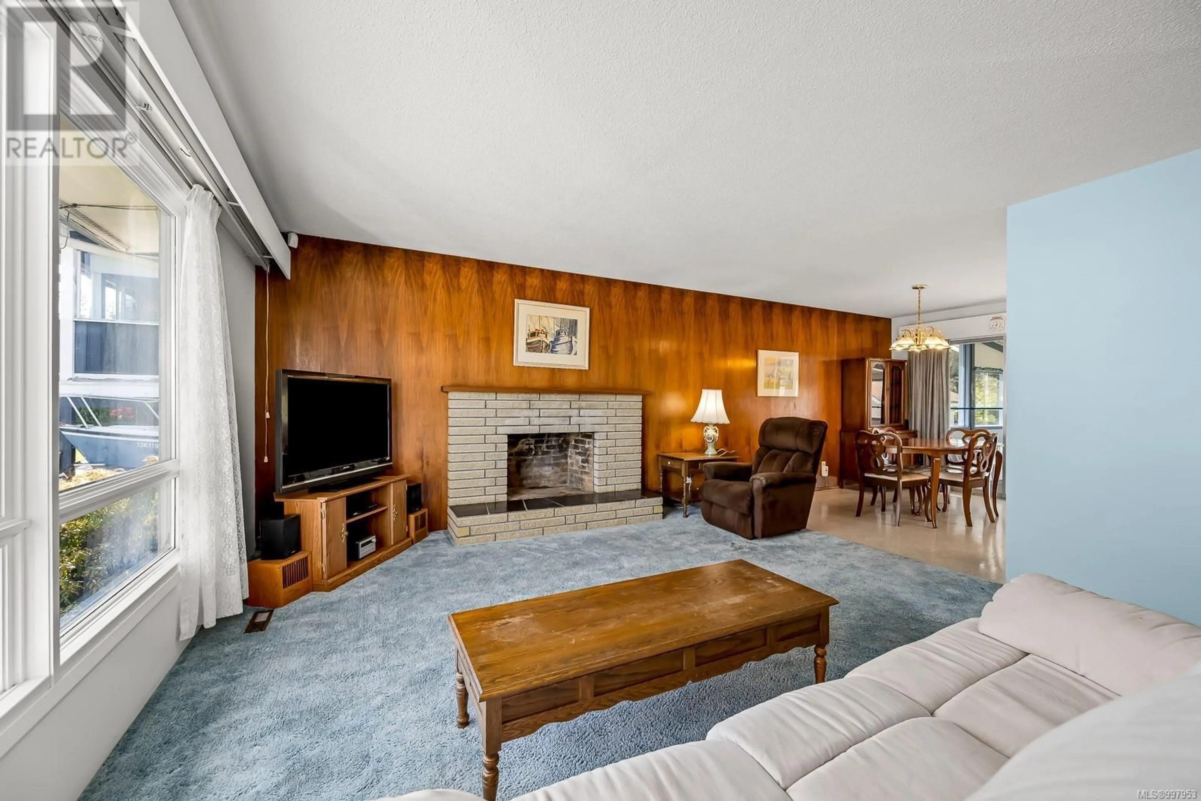 Living room with furniture, unknown for 685 ALPINE ROAD, Campbell River British Columbia V9W3X8