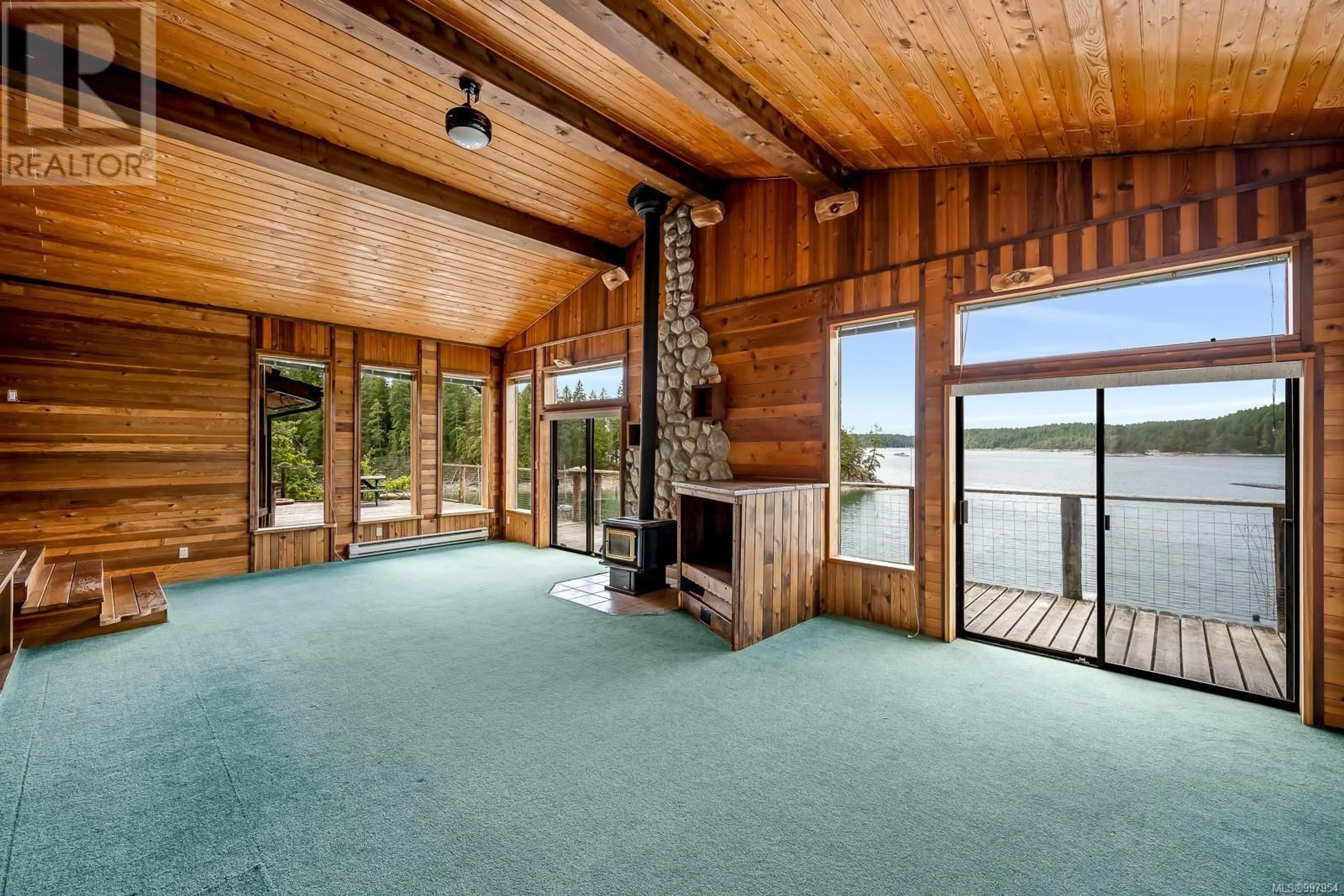 Indoor foyer for 1305 GORGE HARBOUR ROAD, Cortes Island British Columbia V0P1Z0