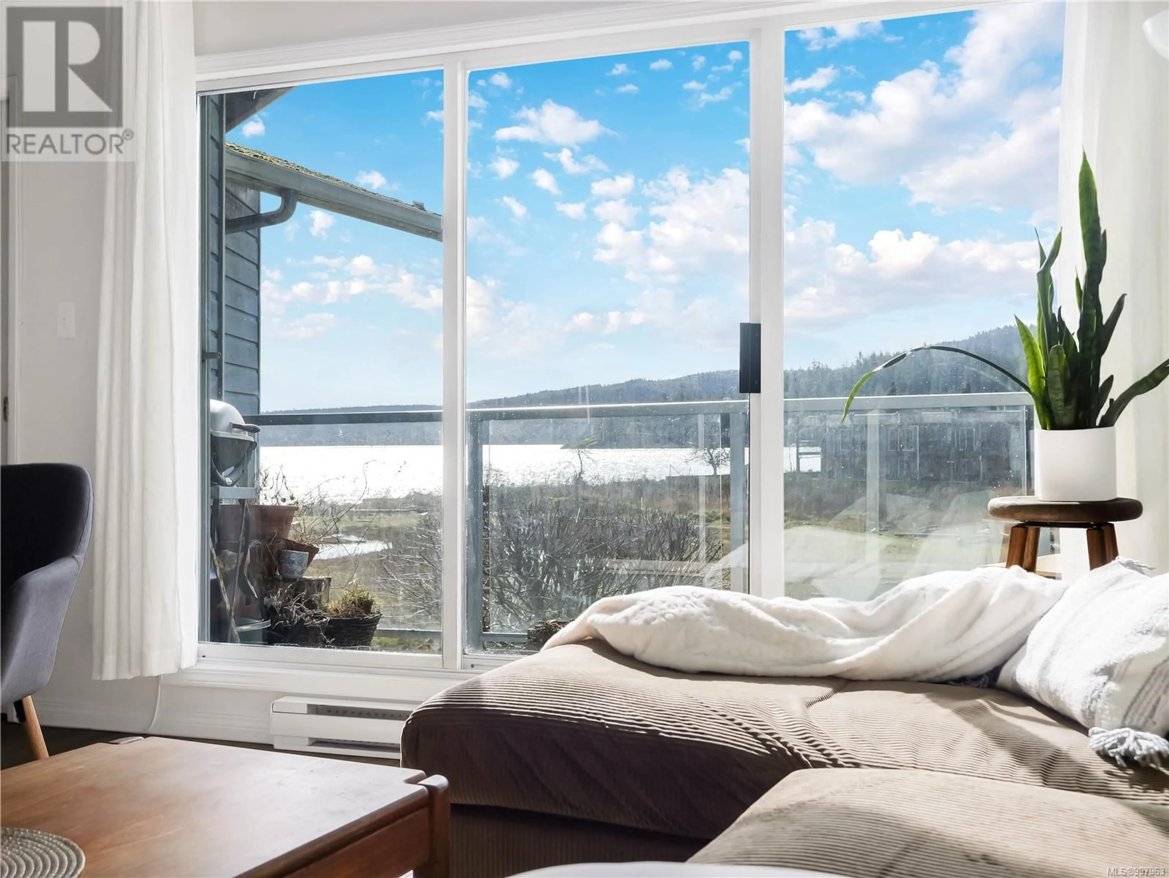 Living room with furniture, unknown for 11 - 6110 SEABROOM ROAD, Sooke British Columbia V9Z0B8
