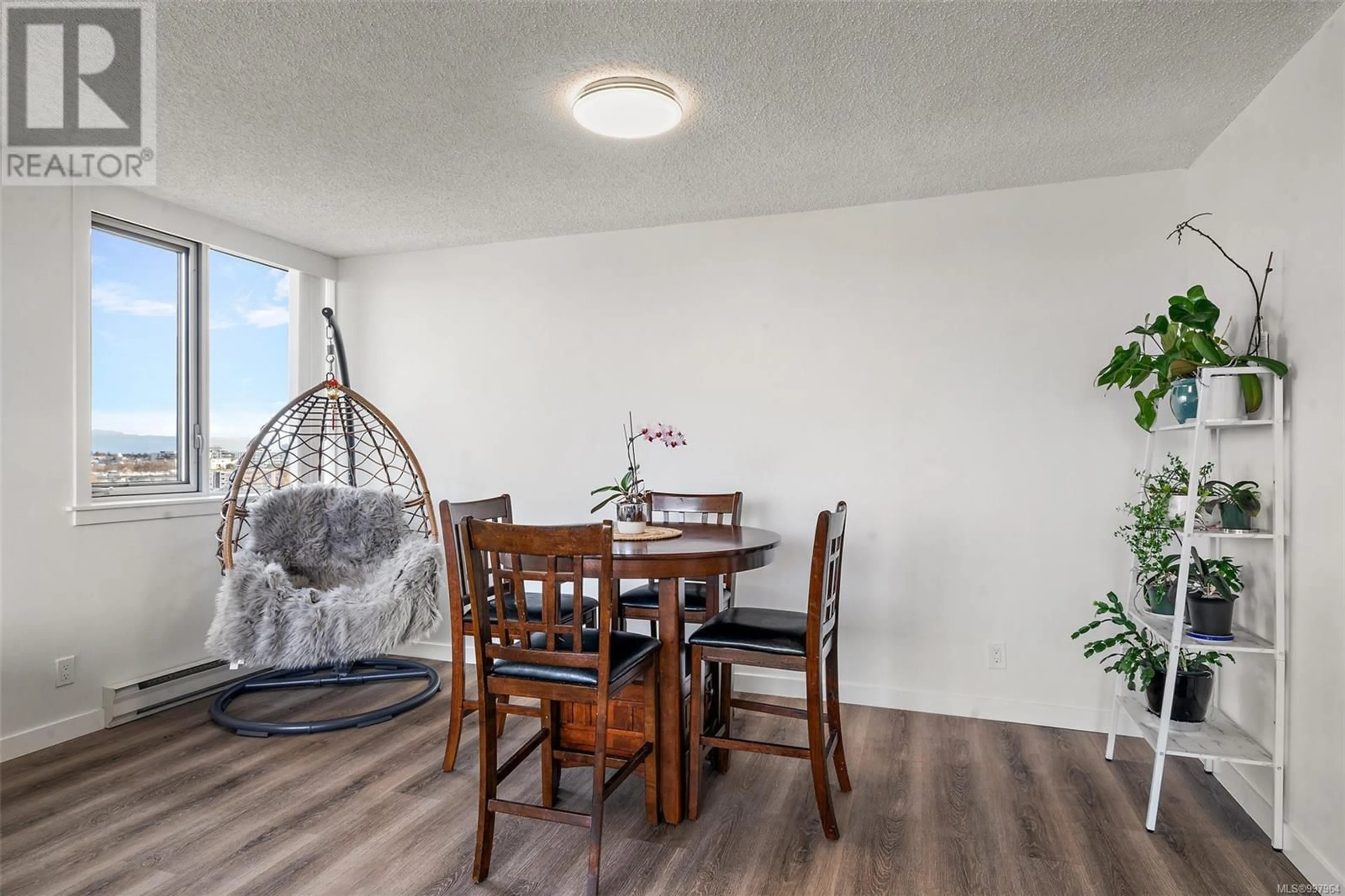 Dining room, wood/laminate floor for 1101 - 327 MAITLAND STREET, Victoria British Columbia V9A7G7