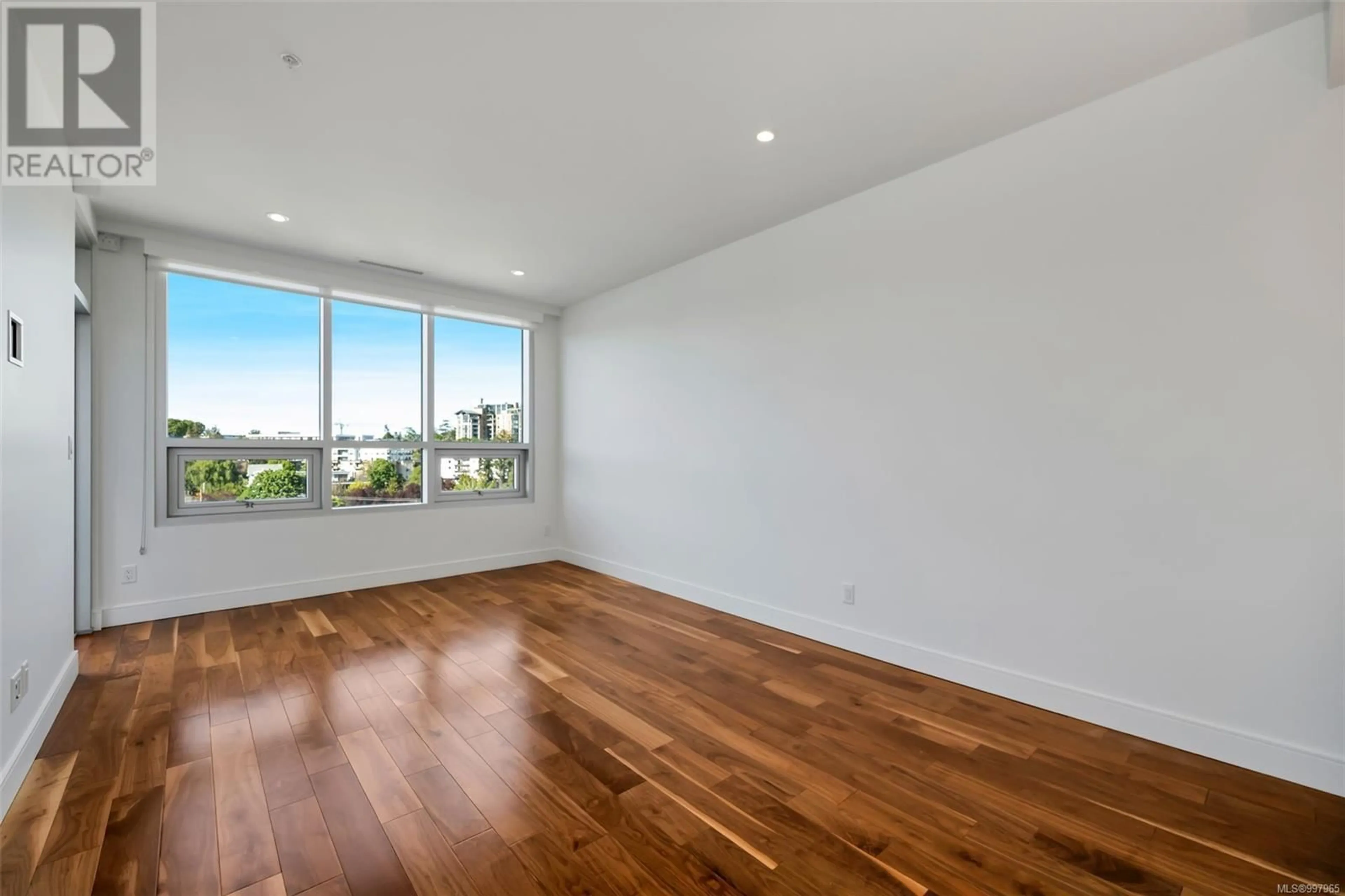 A pic of a room for 410 - 916 LYALL STREET, Esquimalt British Columbia V9A5E6