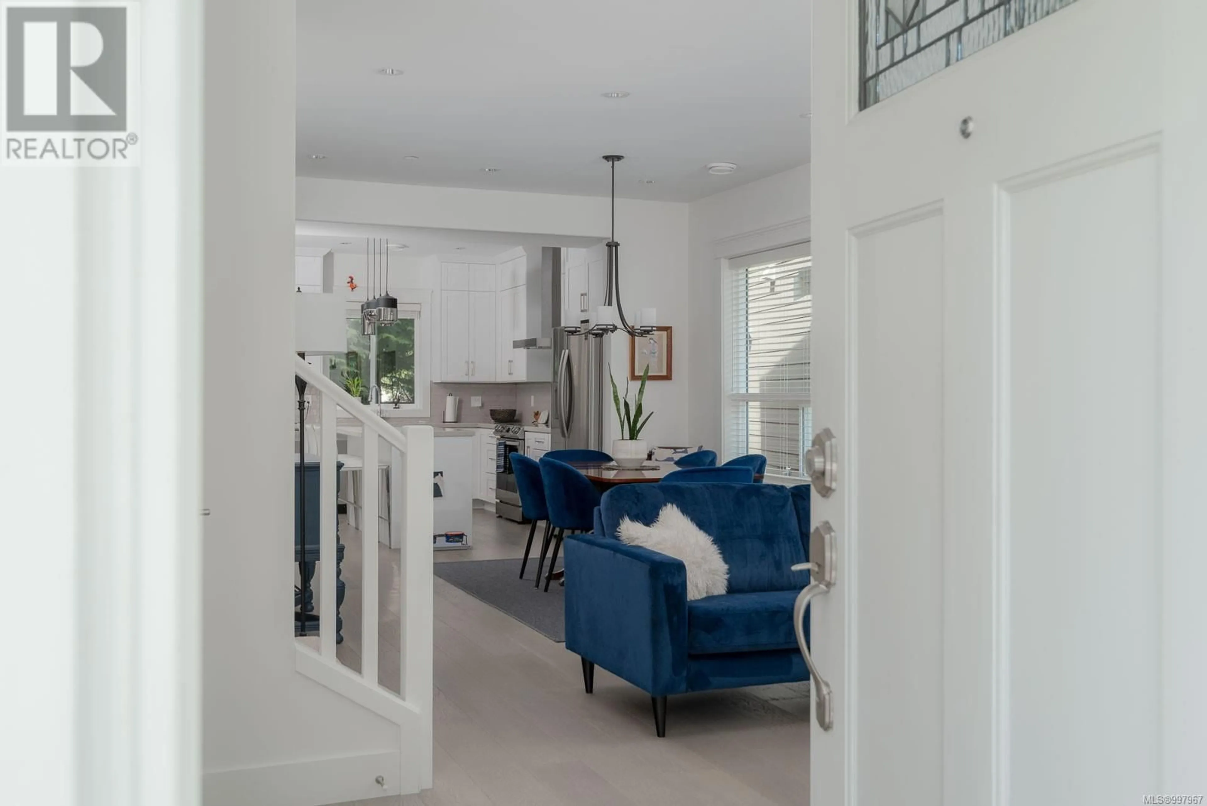 Open concept kitchen, ceramic/tile floor for 112 - 5160 HAMMOND BAY ROAD, Nanaimo British Columbia V9T5B5
