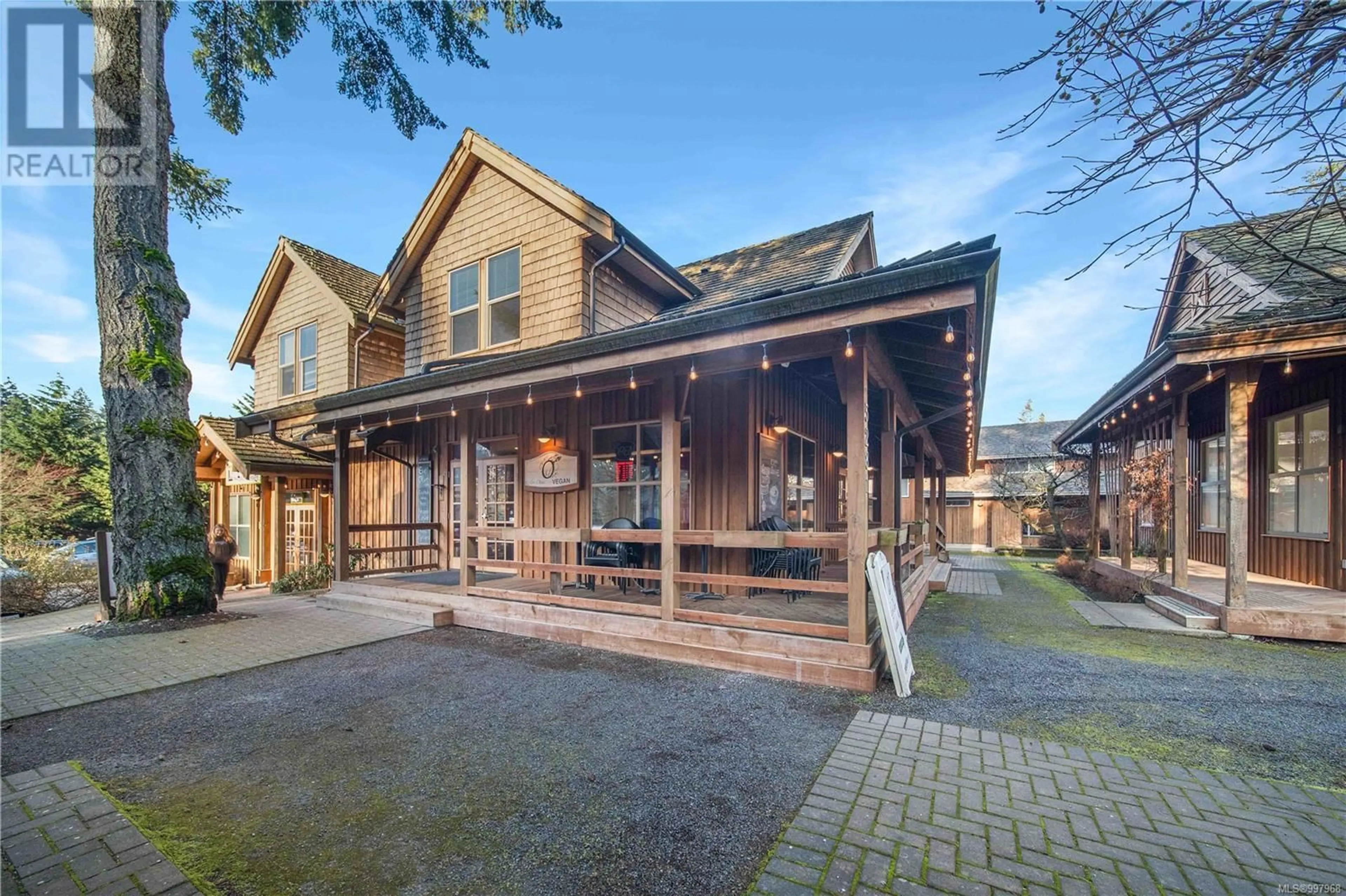 Patio, street for 102 - 5281 RUTHERFORD ROAD, Nanaimo British Columbia V9T5N9