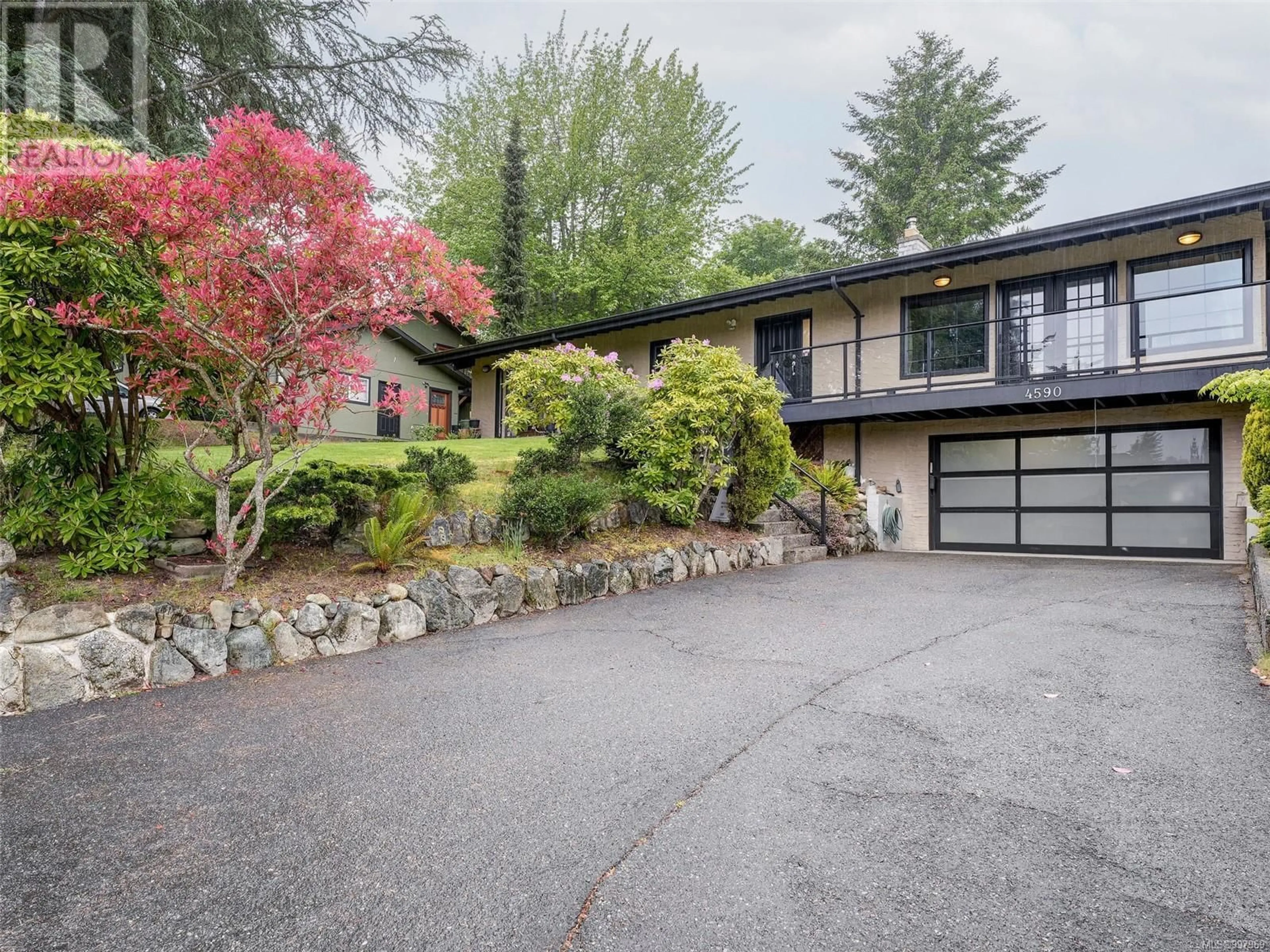 Unknown for 4590 SEAWOOD TERRACE, Saanich British Columbia V8N3W2