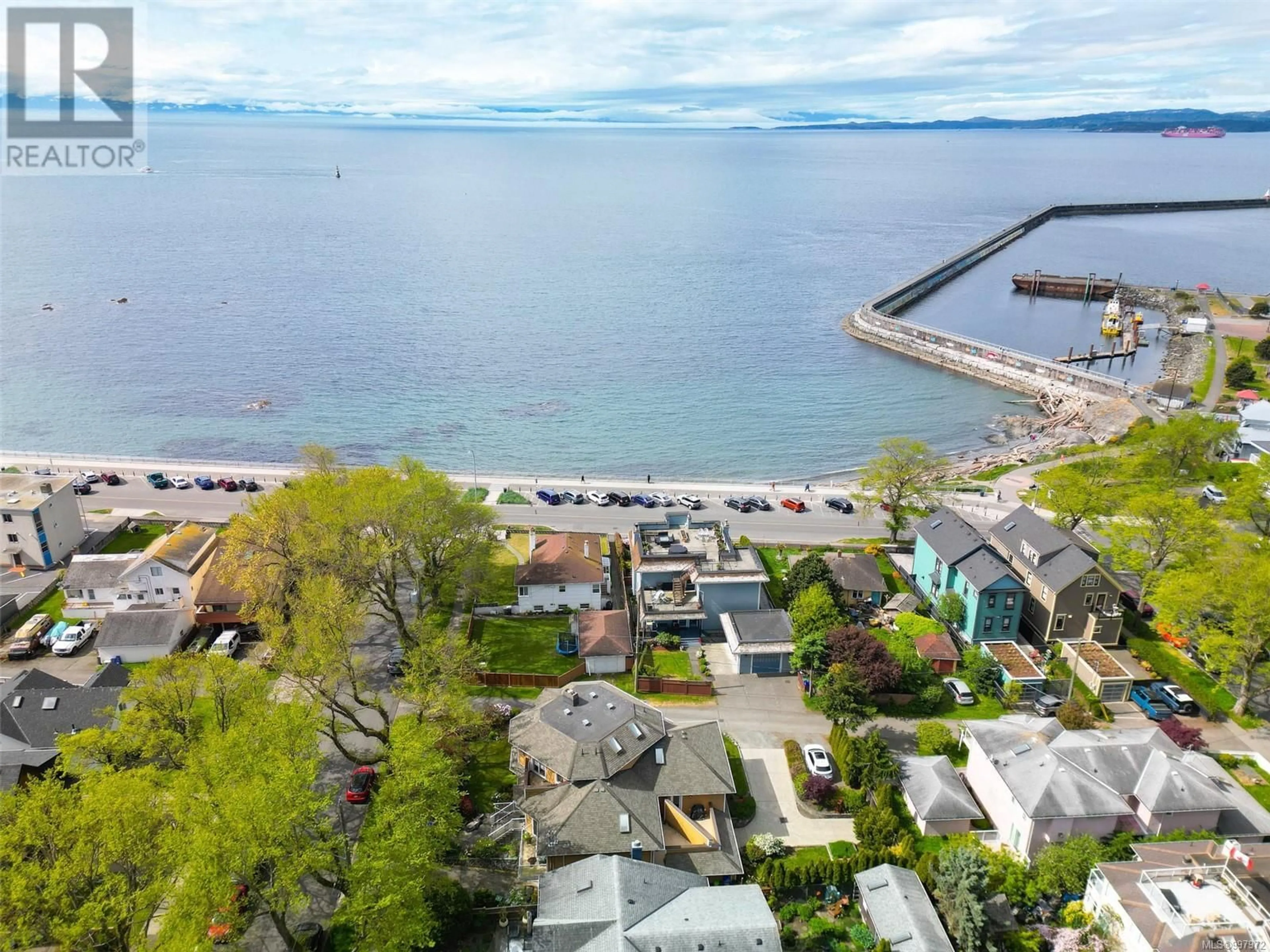 A pic from outside/outdoor area/front of a property/back of a property/a pic from drone, water/lake/river/ocean view for 12 PILOT STREET, Victoria British Columbia V8V2A4