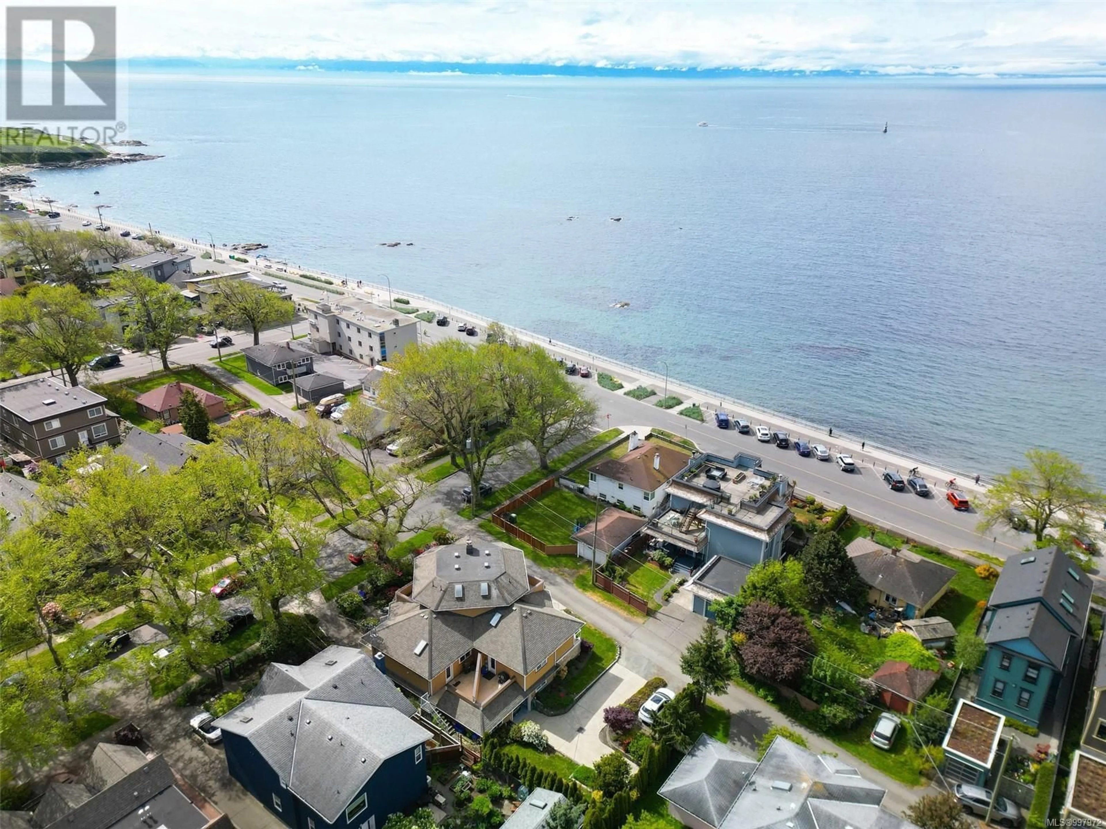 A pic from outside/outdoor area/front of a property/back of a property/a pic from drone, water/lake/river/ocean view for 12 PILOT STREET, Victoria British Columbia V8V2A4