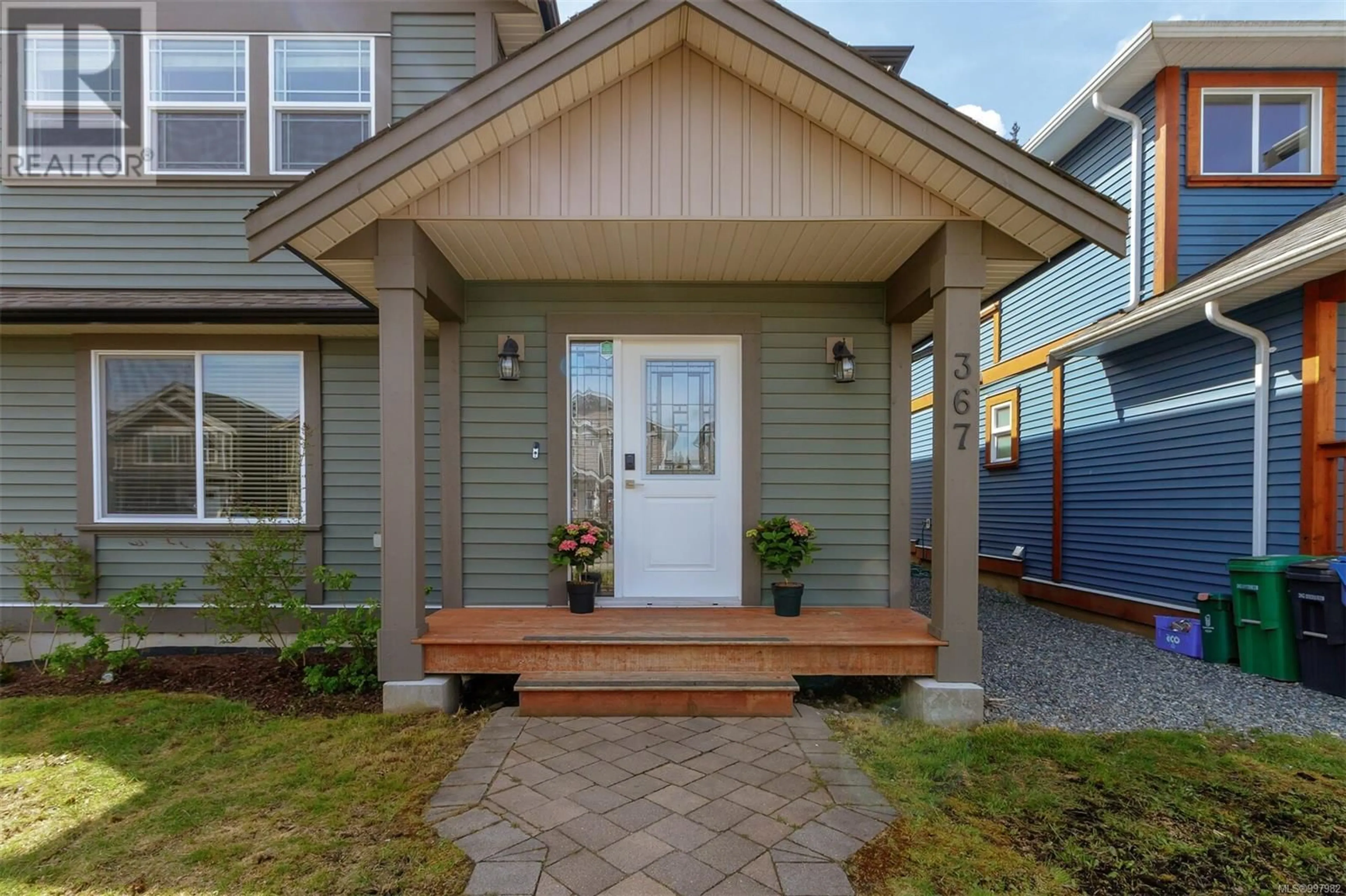Home with vinyl exterior material, street for 367 CAMBIE ROAD, Nanaimo British Columbia V9R0G7