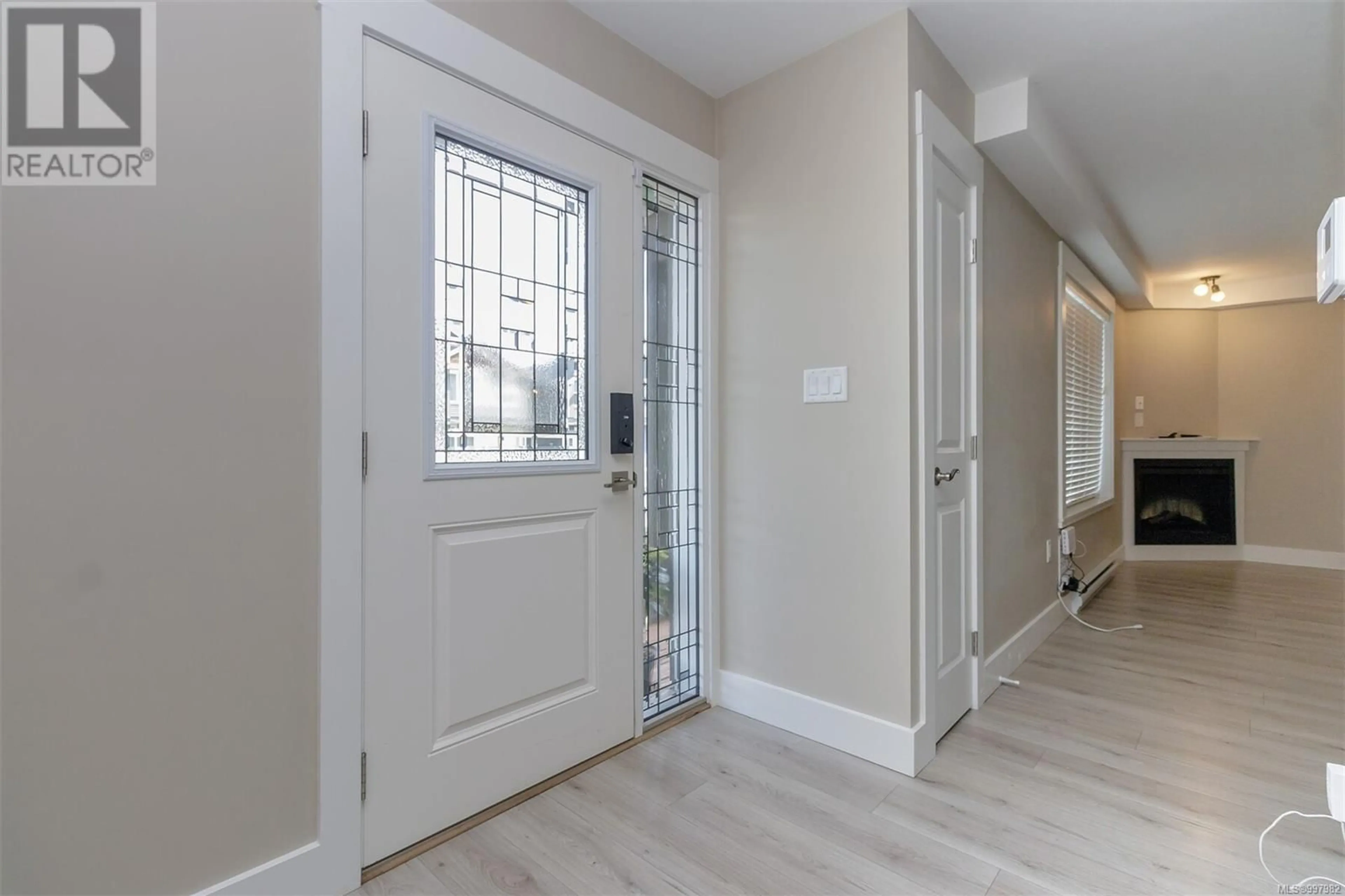 Indoor entryway for 367 CAMBIE ROAD, Nanaimo British Columbia V9R0G7