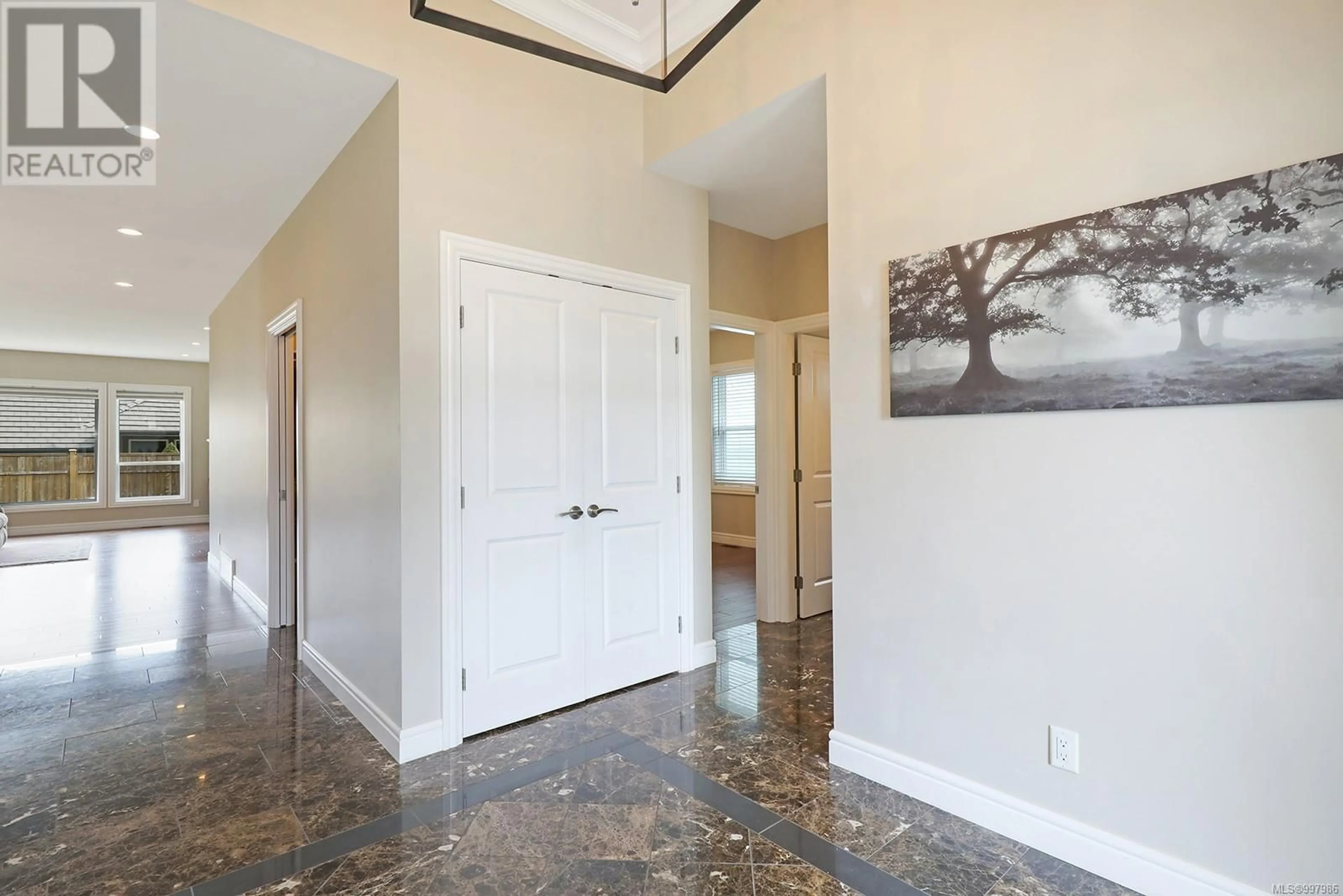Indoor entryway for 2278 IDIENS WAY, Courtenay British Columbia V9N4A2