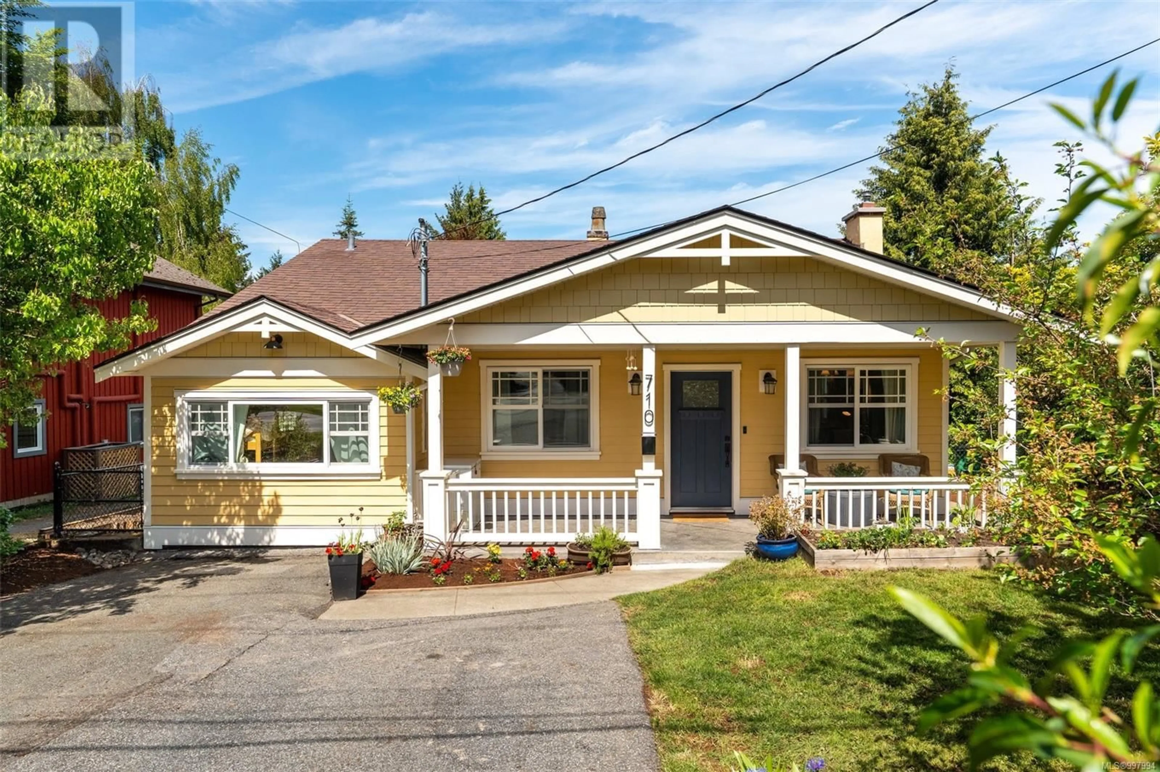 Home with vinyl exterior material, street for 710 COWPER STREET, Saanich British Columbia V9A2E9