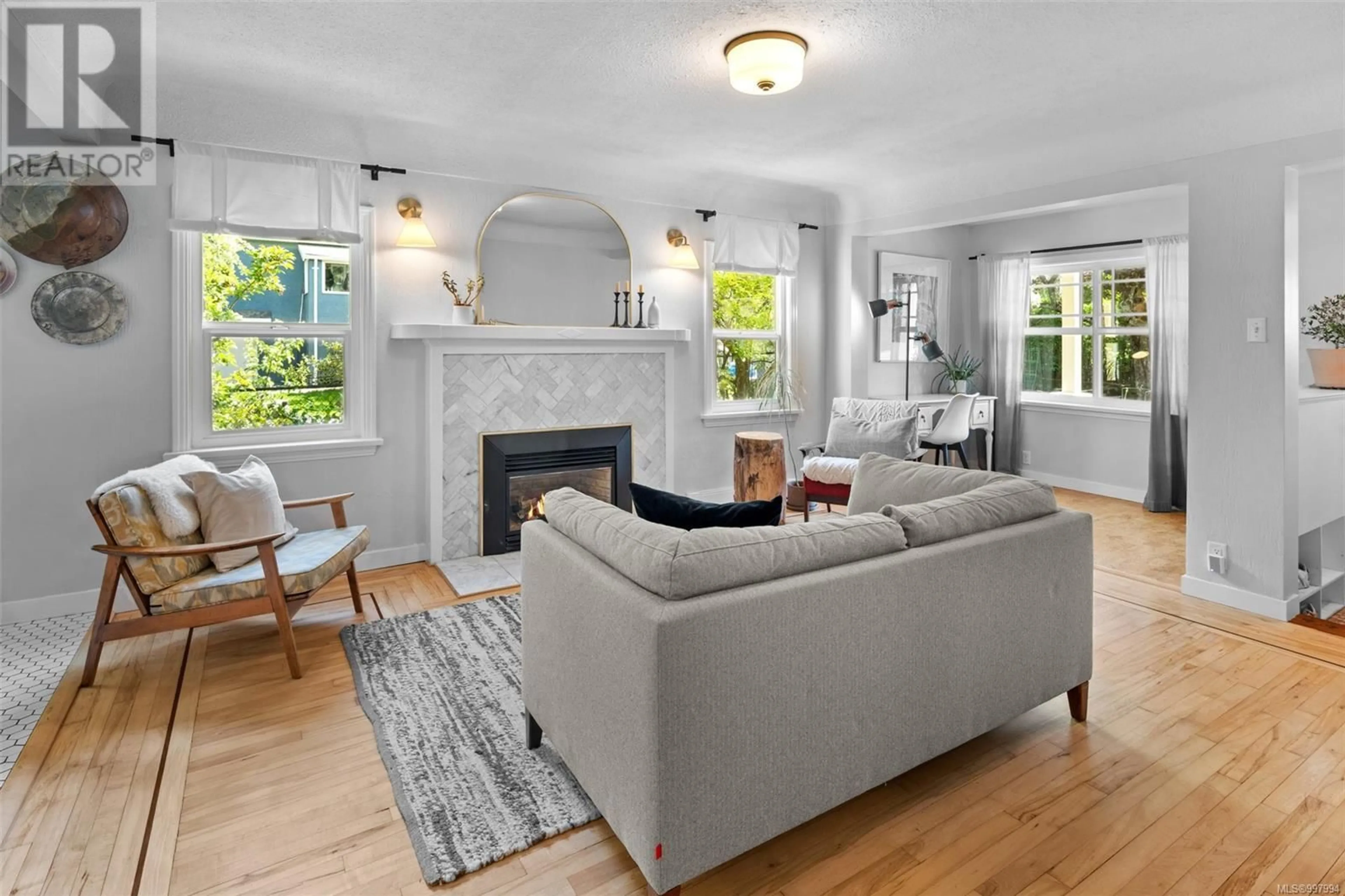 Living room with furniture, unknown for 710 COWPER STREET, Saanich British Columbia V9A2E9