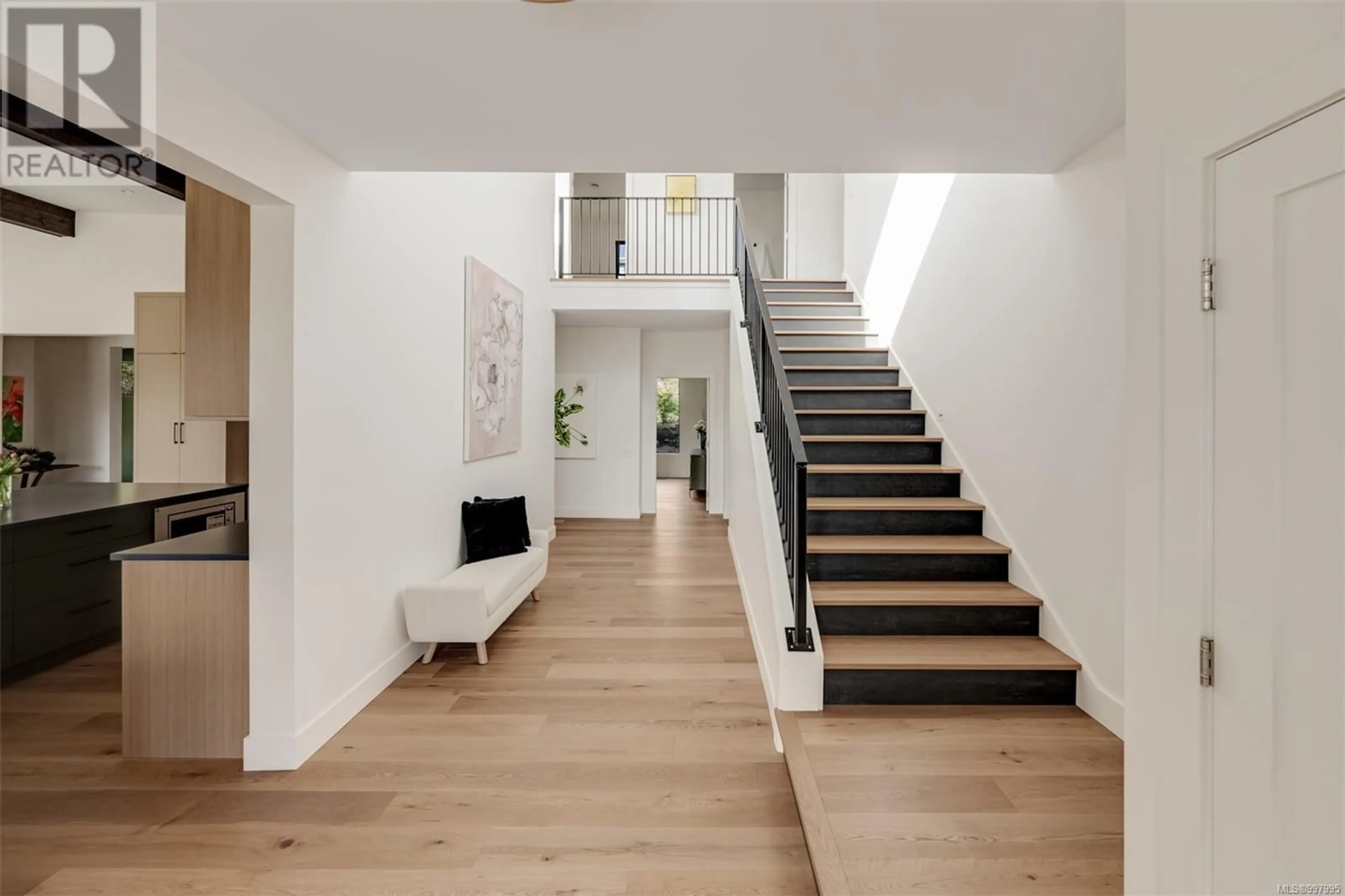 Stairs for 1542 DESPARD AVENUE, Victoria British Columbia V8S1T3