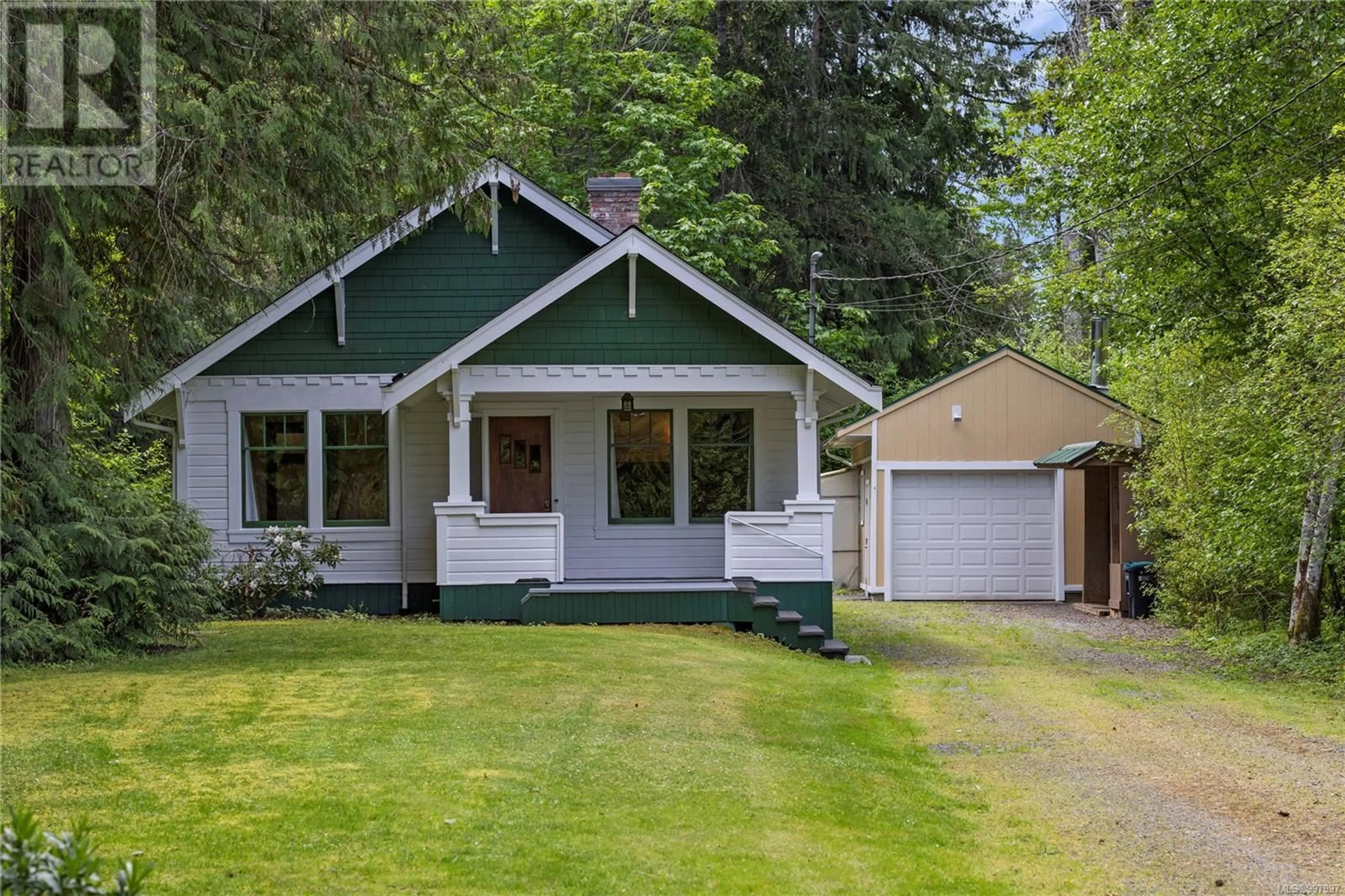 Home with vinyl exterior material, street for 1024 LITTLE MOUNTAIN ROAD, Errington British Columbia V9P2C3