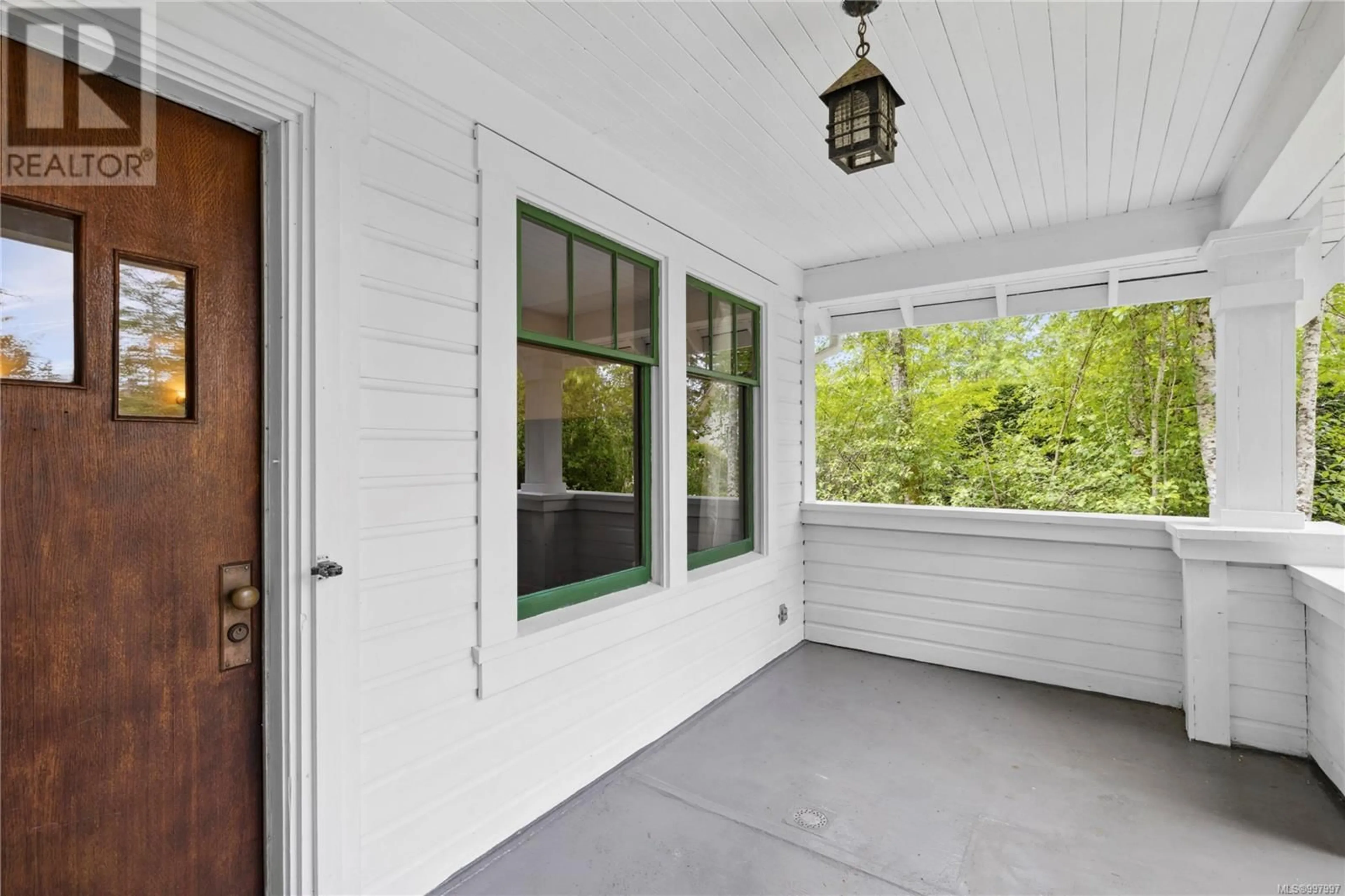 Indoor entryway for 1024 LITTLE MOUNTAIN ROAD, Errington British Columbia V9P2C3
