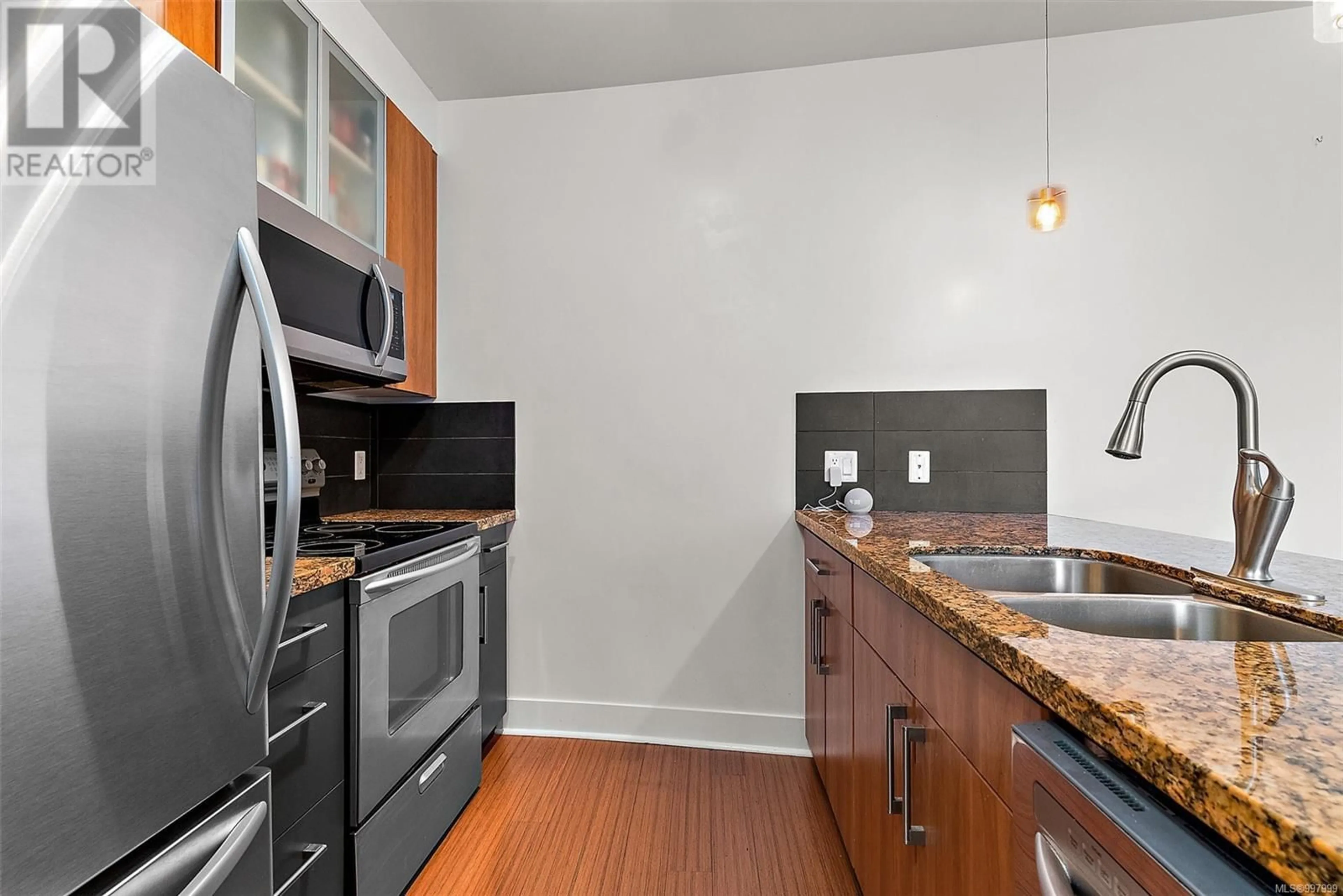 Standard kitchen, unknown for 409 - 2745 VETERANS MEMORIAL PARKWAY, Langford British Columbia V9B0H4
