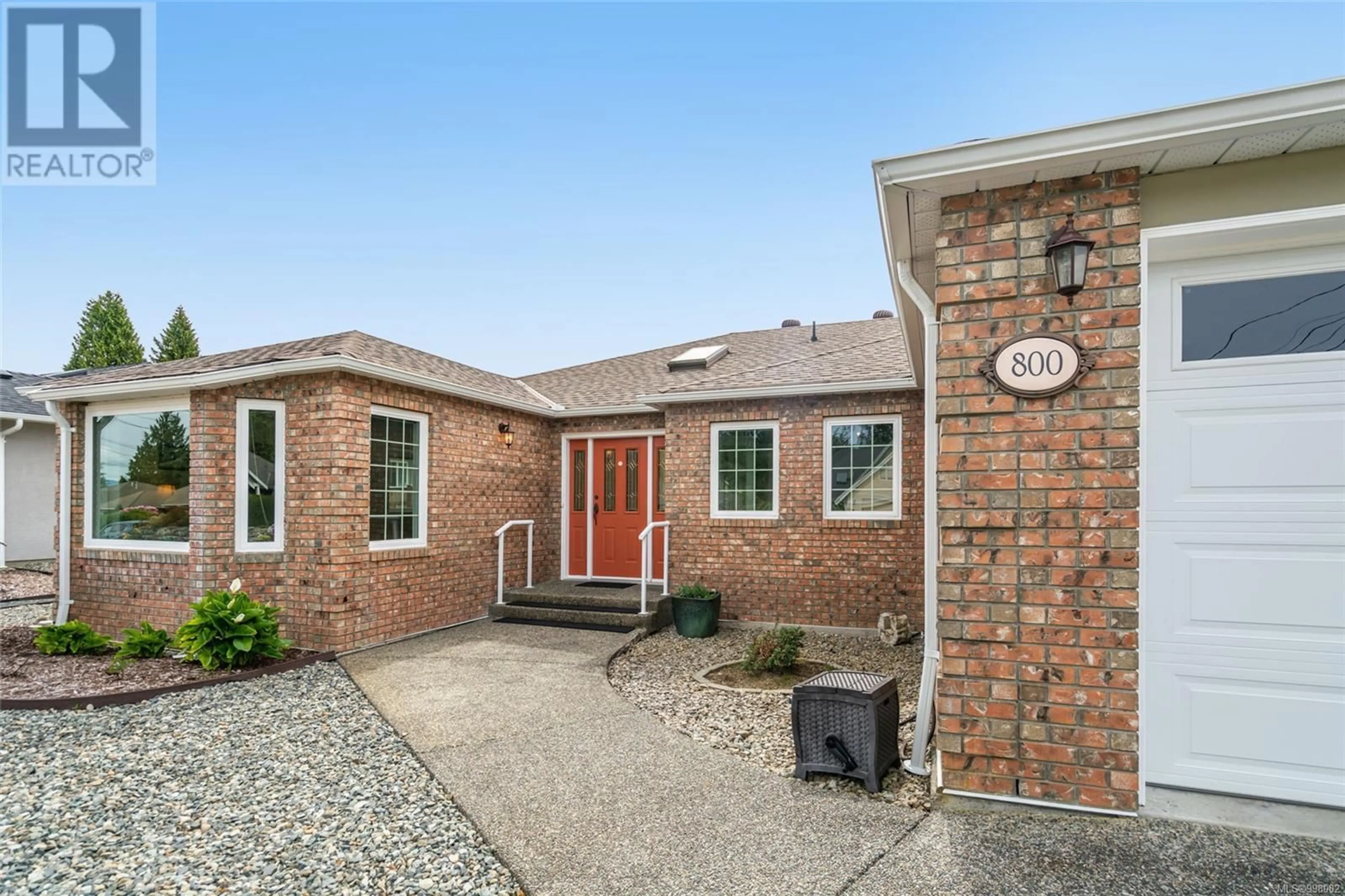 Home with brick exterior material, street for 800 MULHOLLAND DRIVE, Parksville British Columbia V9P2K4