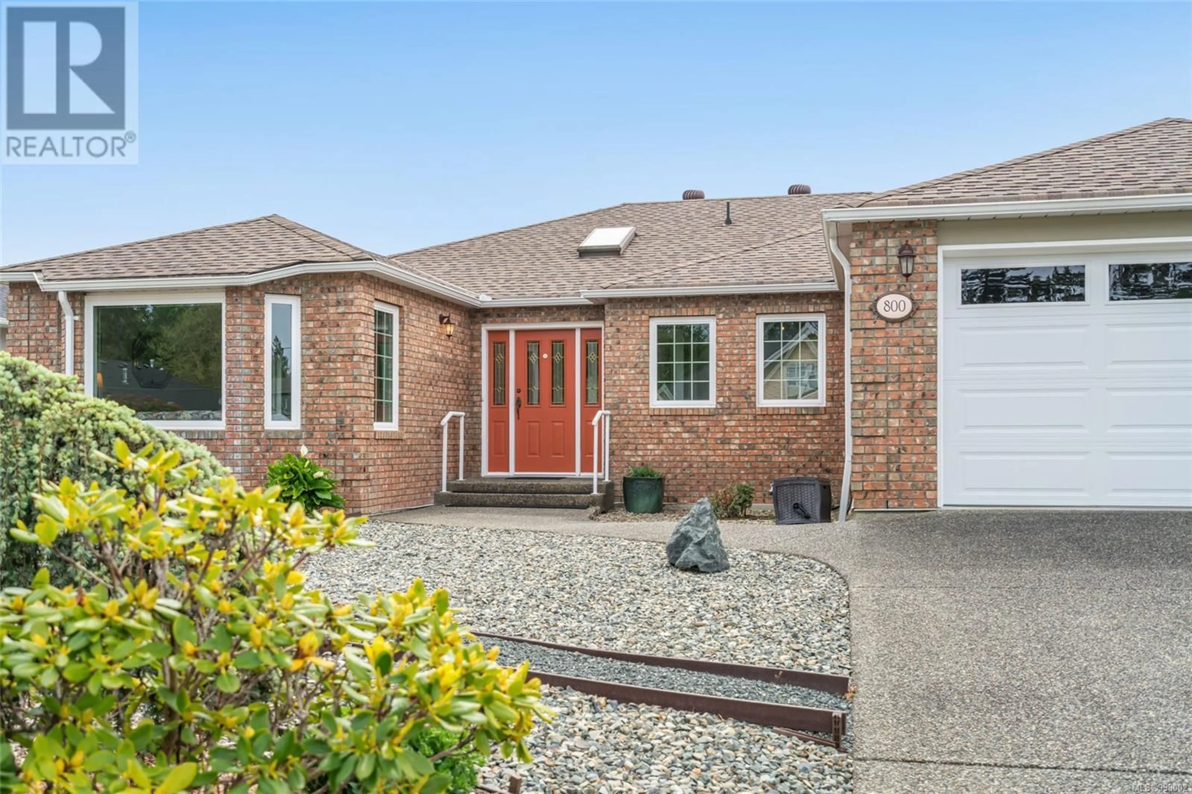Home with brick exterior material, street for 800 MULHOLLAND DRIVE, Parksville British Columbia V9P2K4