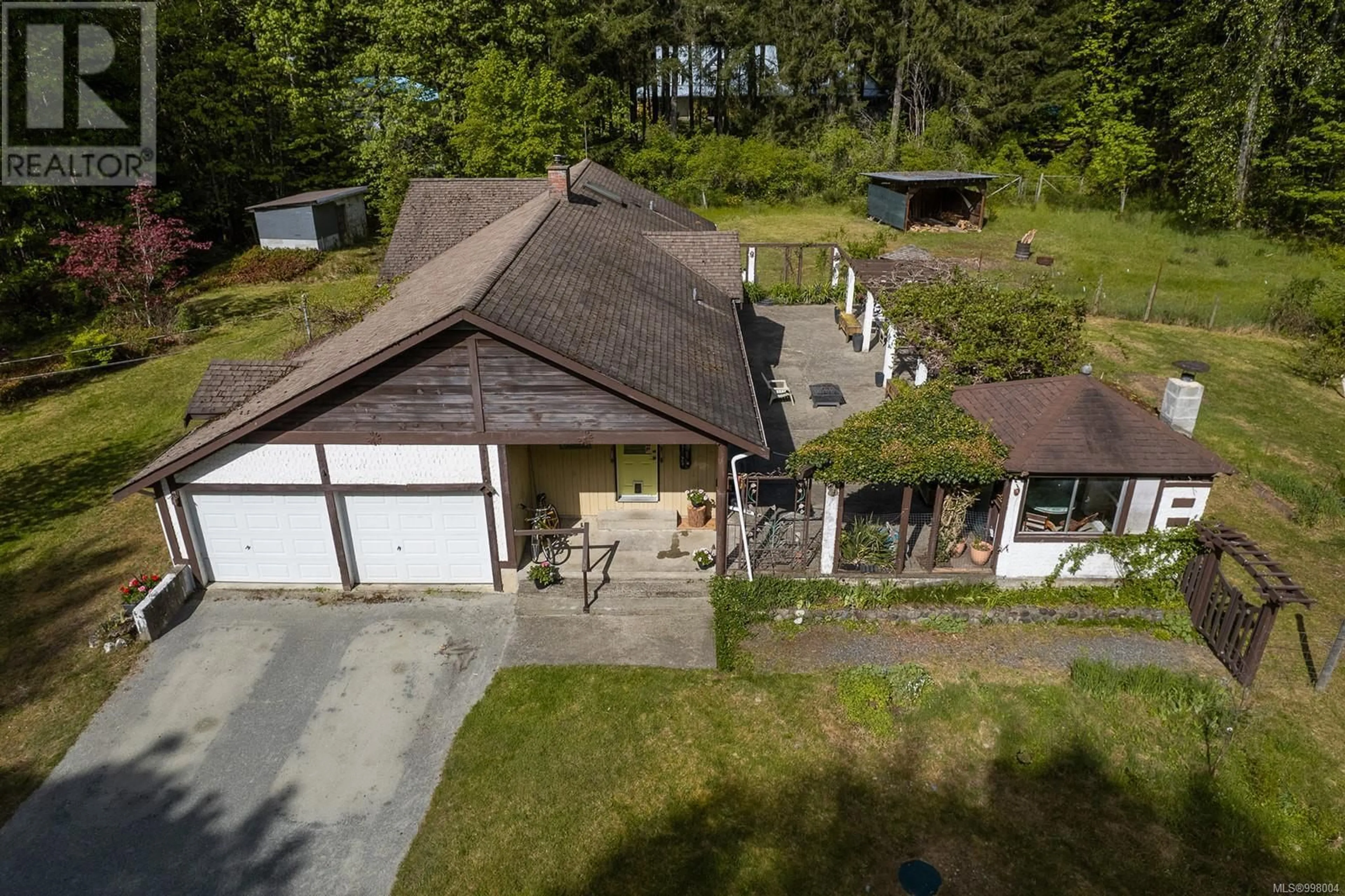 A pic from outside/outdoor area/front of a property/back of a property/a pic from drone, unknown for 5617 RIVER VALLEY ROAD, Duncan British Columbia V9L6H8